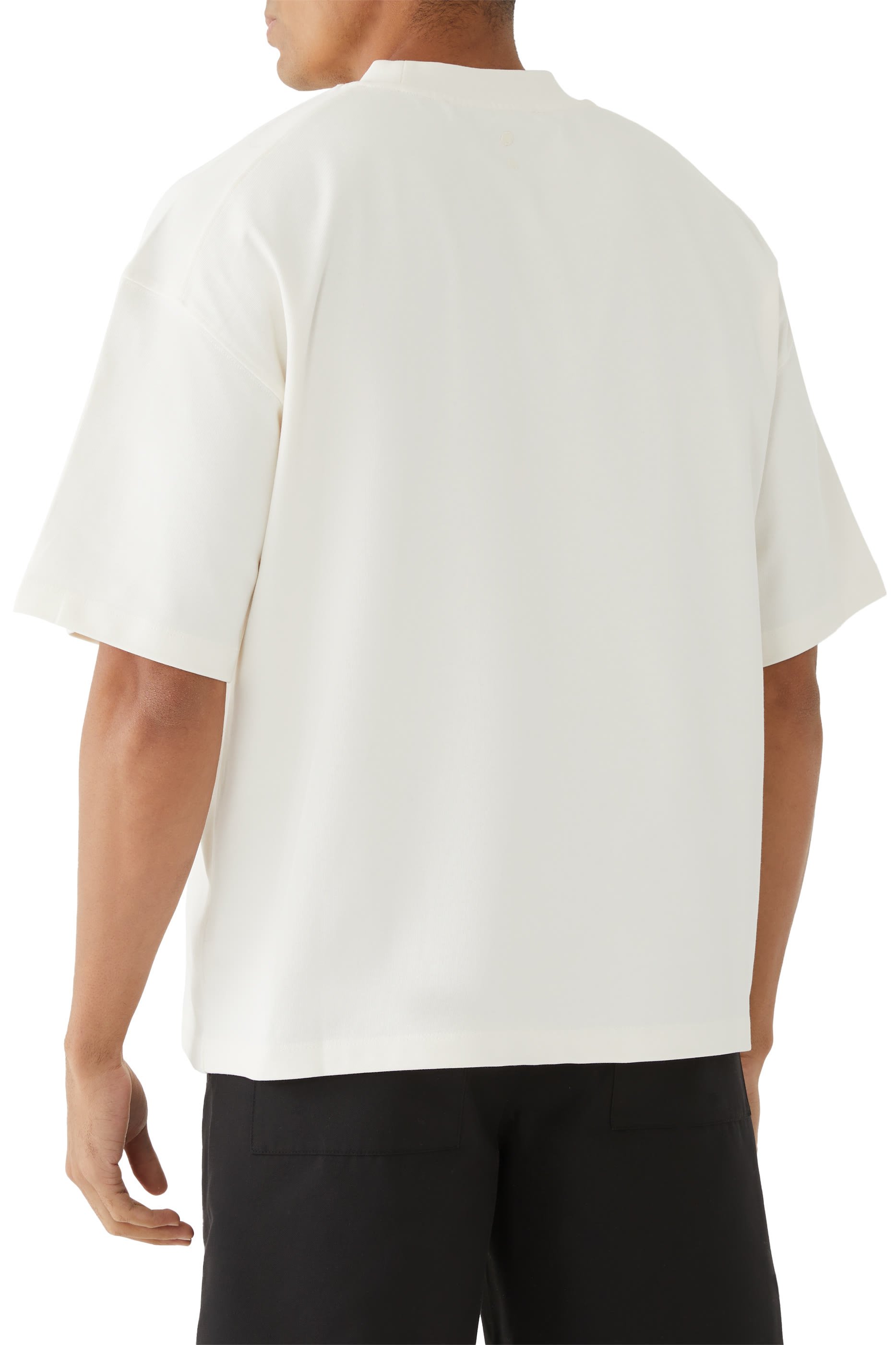 تيشيرت بلوك بياقة ضيقة