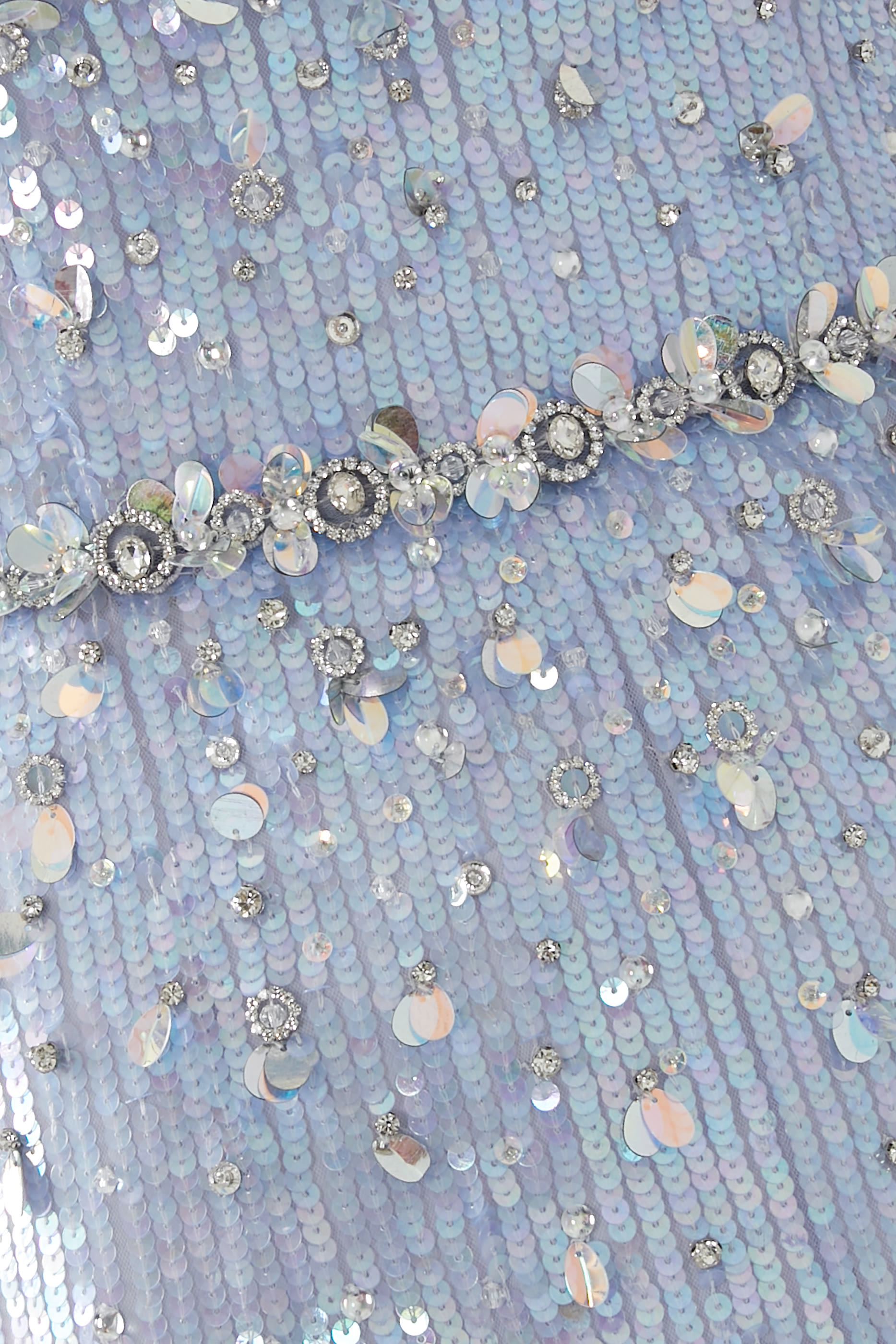 فستان سهرة بأكمام طويلة