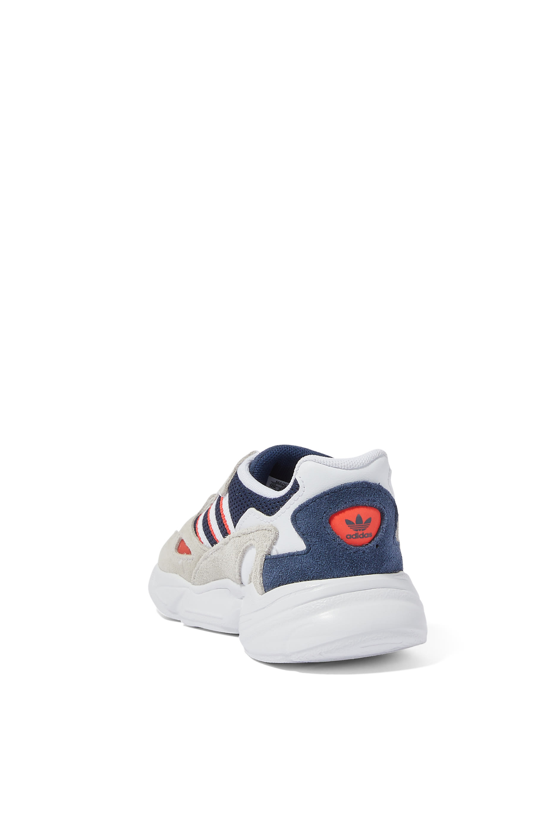 سنيكرز فالكون بأربطة مطاطية للأطفال