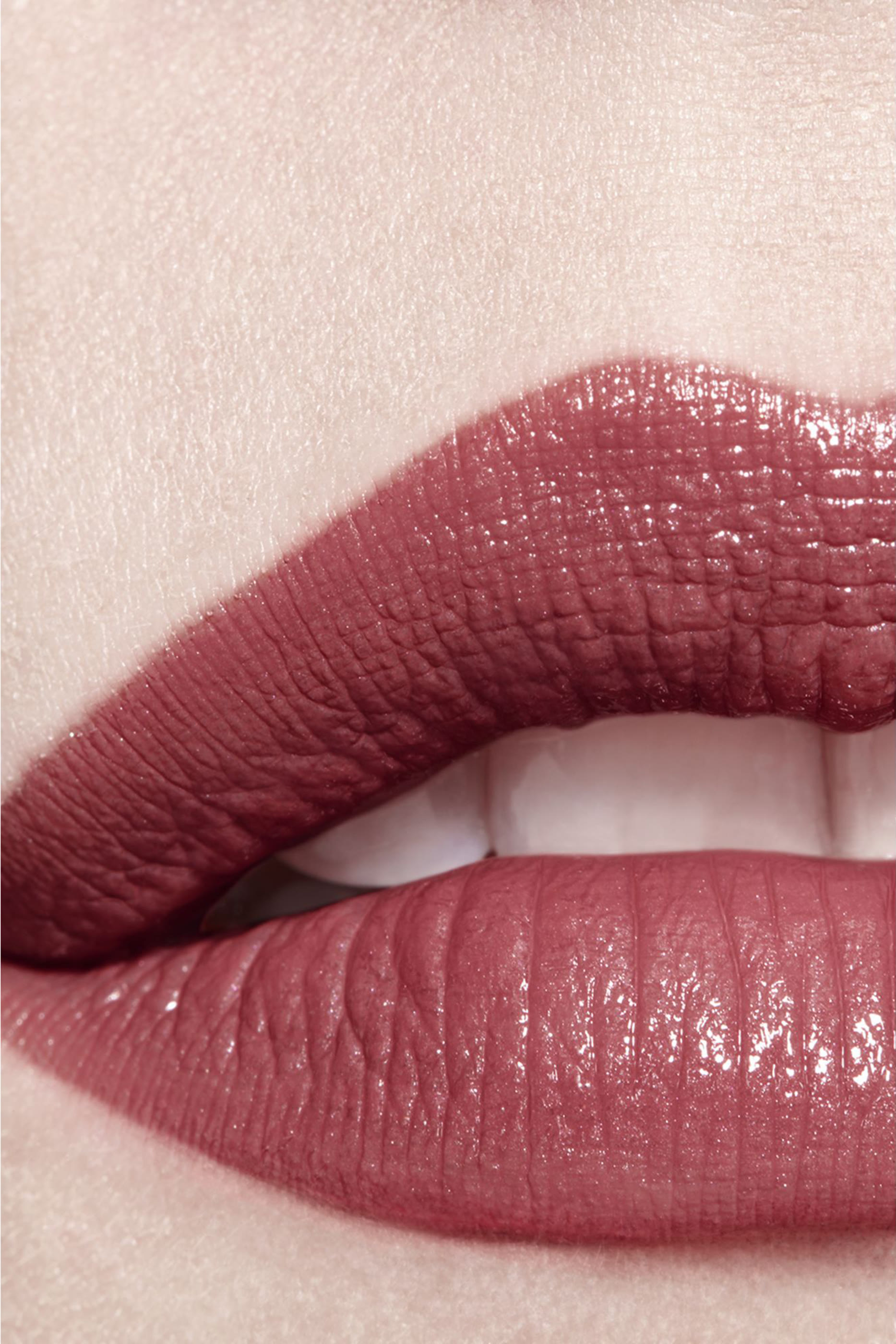 أحمر شفاه لامع Rouge Coco يدوم طويلا