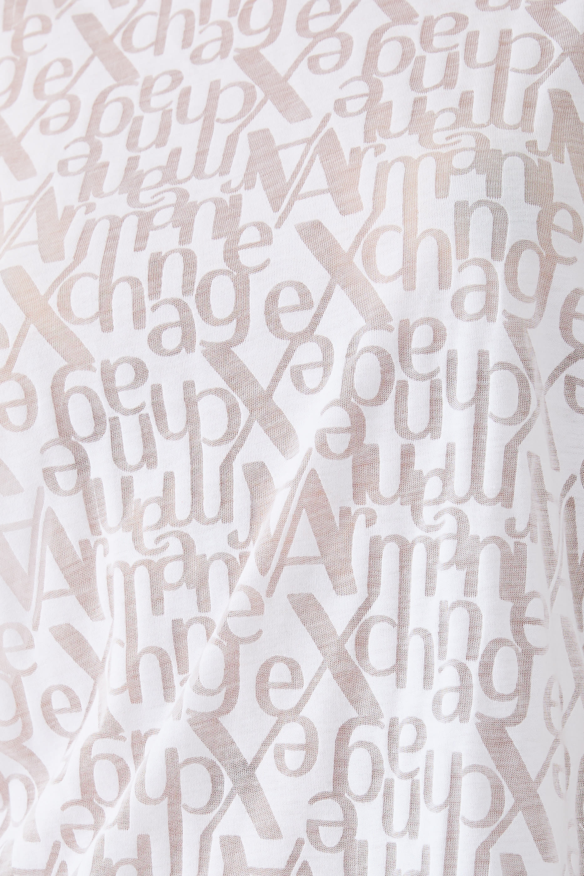 تيشيرت بشعار الماركة