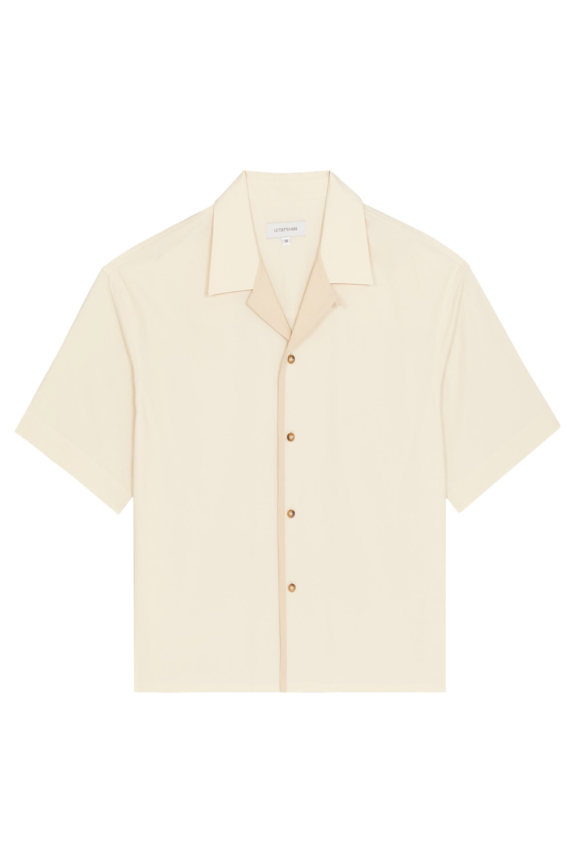 قميص بأكمام قصيرة وياقة مفتوحة