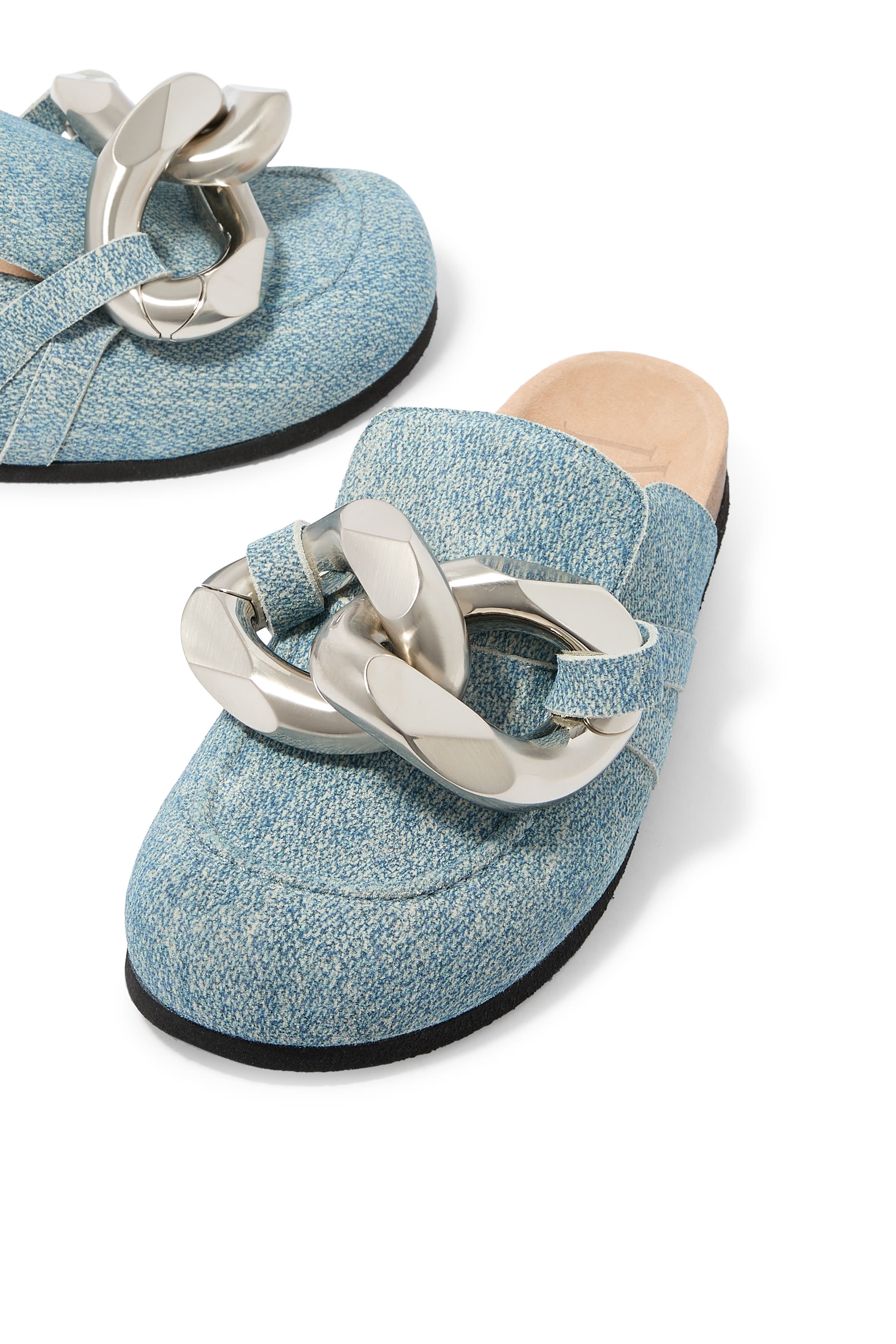 حذاء مفتوح من الخلف بسلسلة جلد