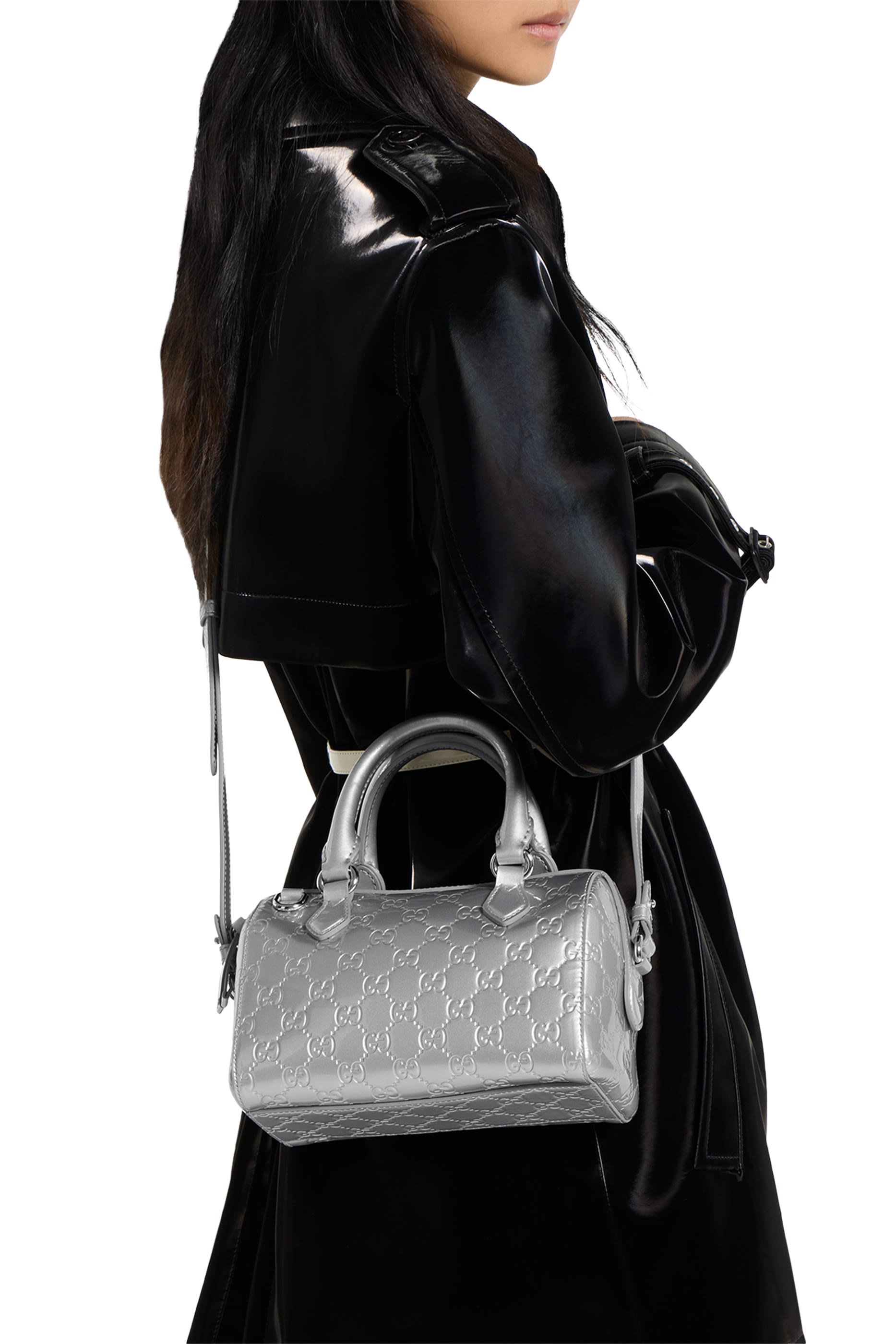 حقيبة بوستون صغيرة بشعار الماركة