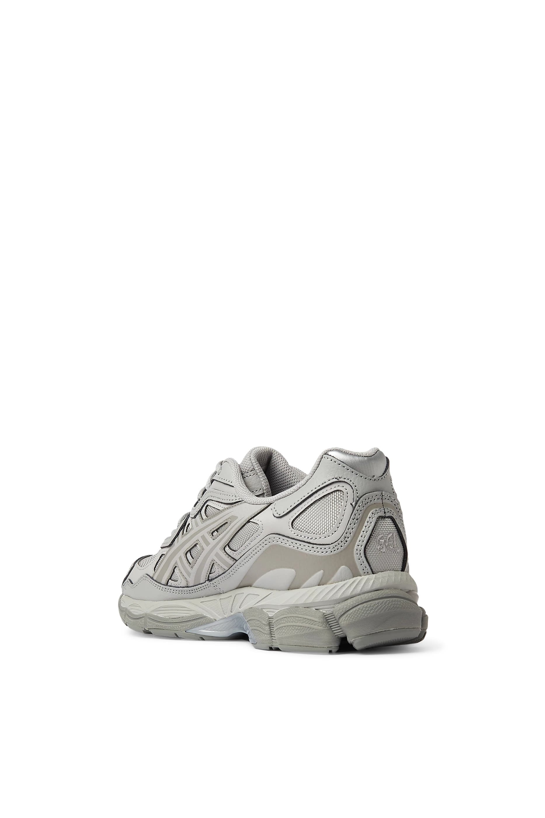 سنيكرز جل-ان واي سي