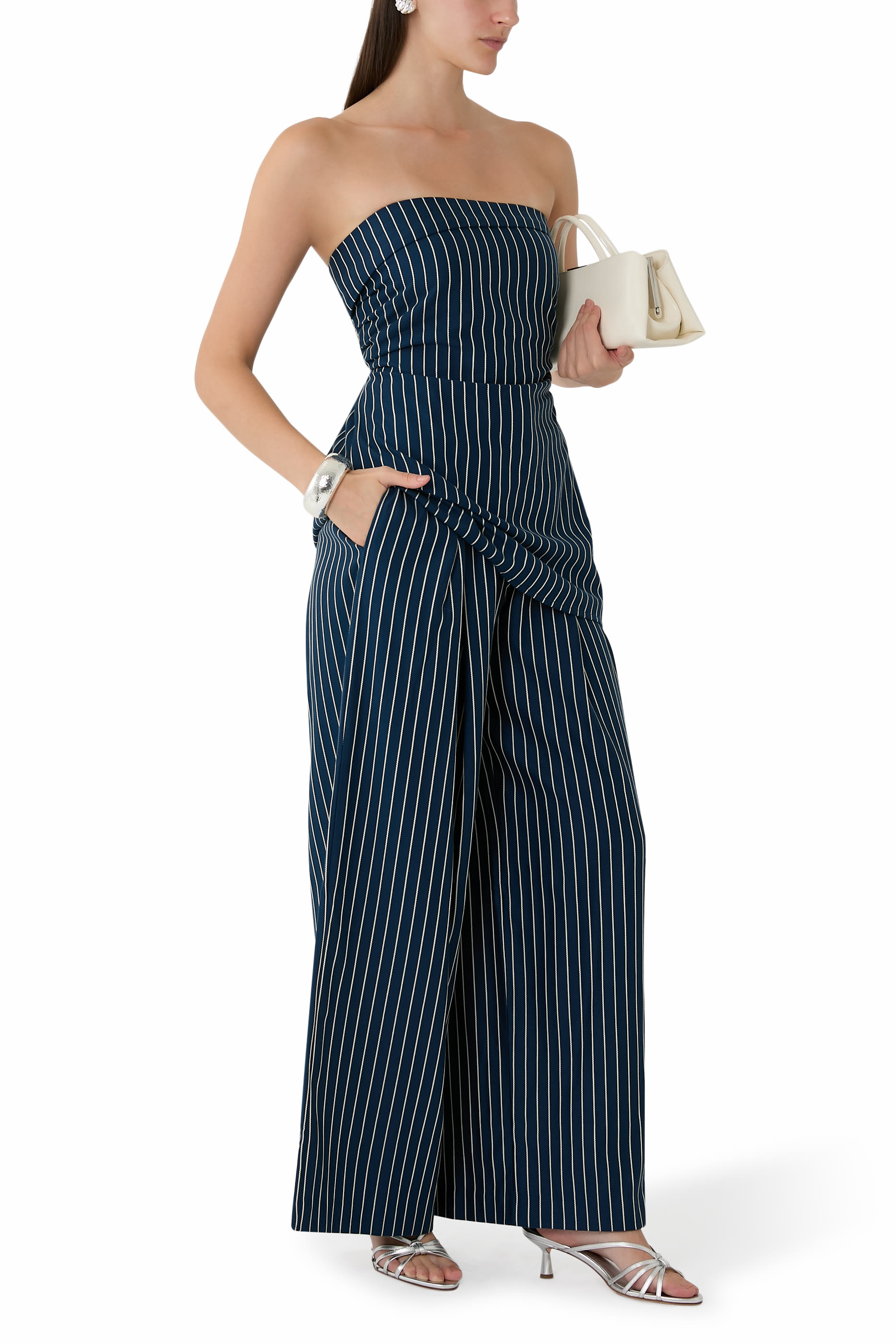 بلوزة بريتا بخطوط شيفرون