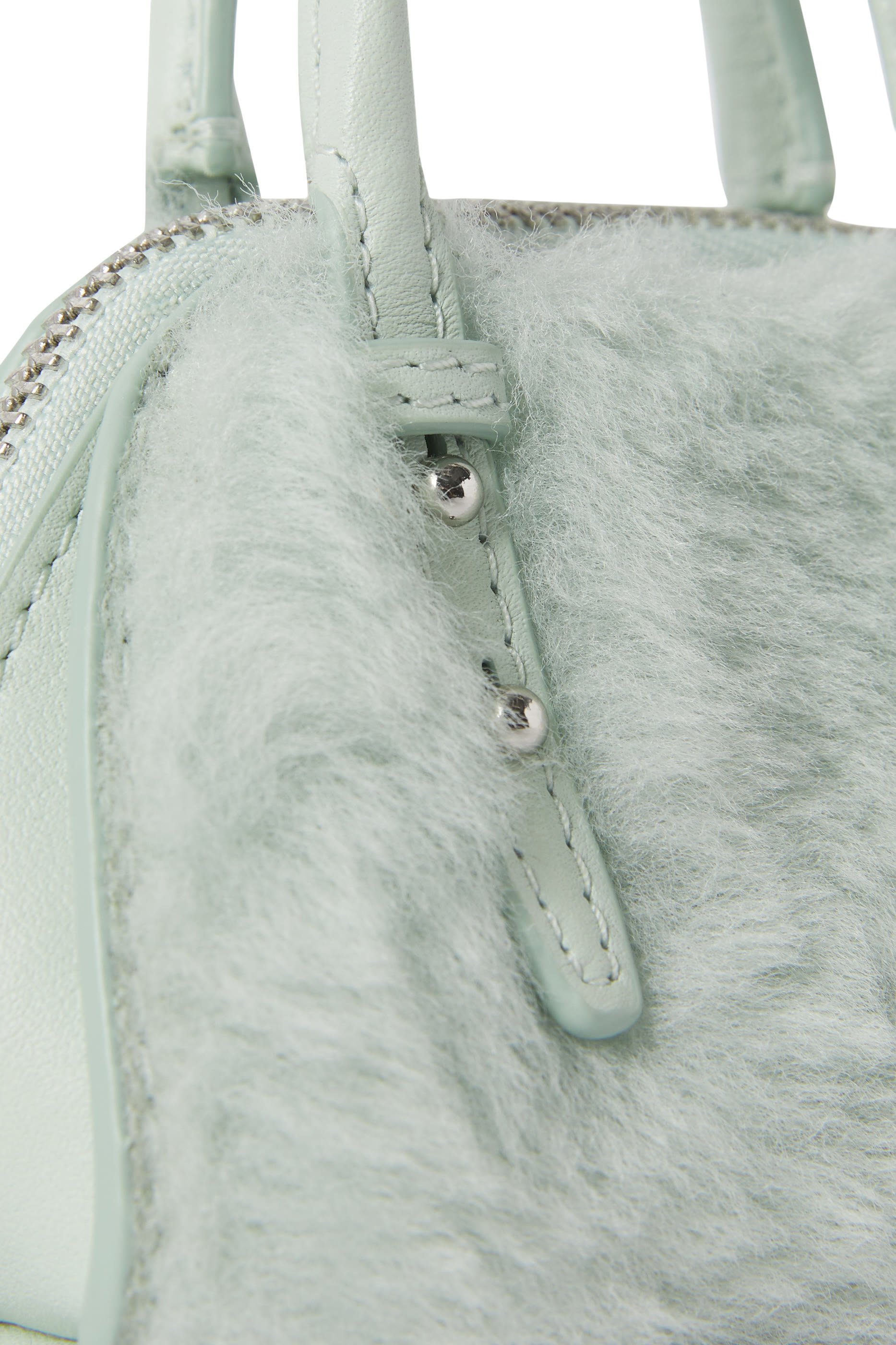 حلية حقيبة بتصميم حقيبة كاري اول نانو