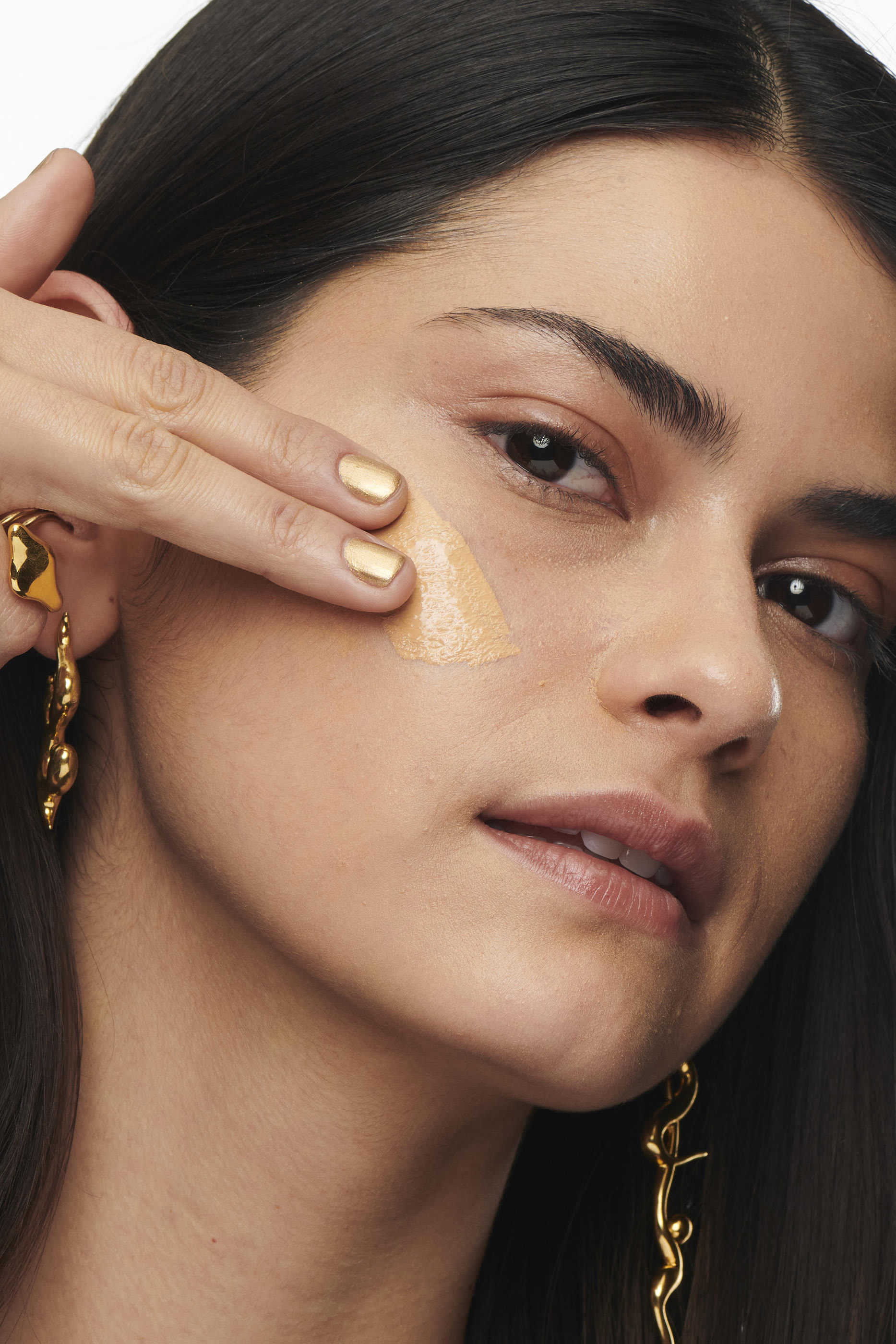 كريم أساس ستوديو راديانس بفاعلية السيروم&rlm;، 30 ملل