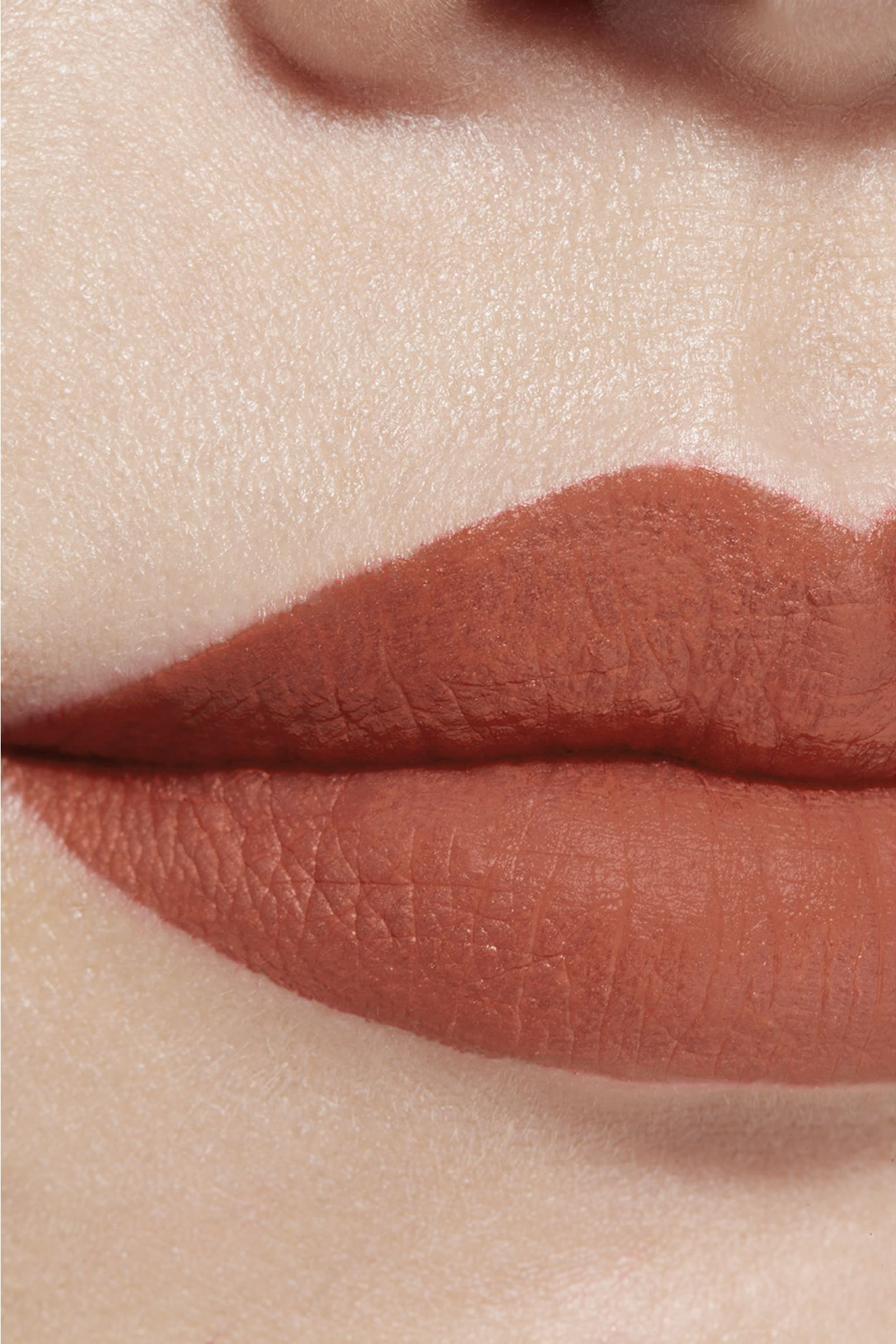 احمر شفاه Chanel Rouge Allure Liquid Velvet Ultrawear Intense مات سائل