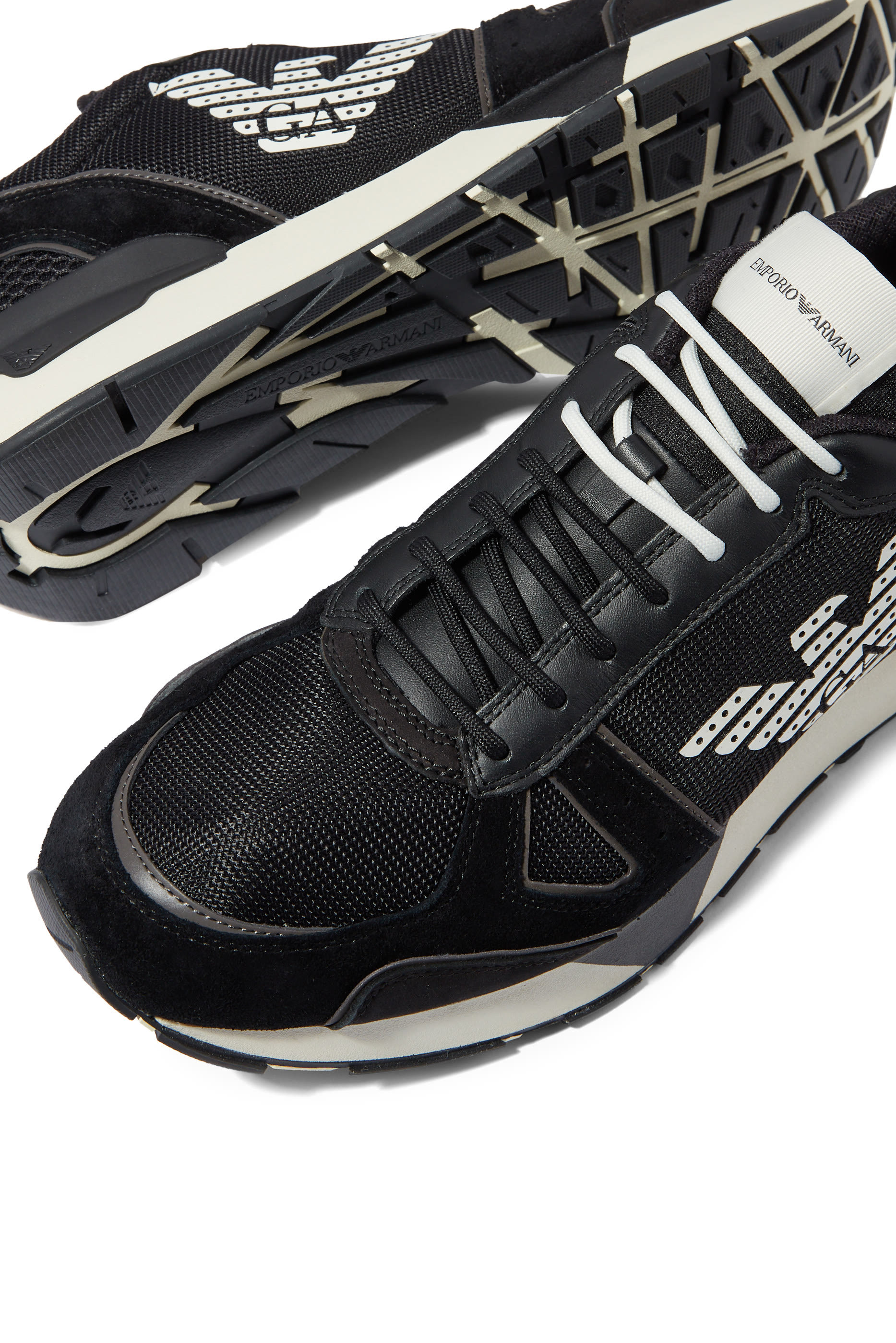 سنيكرز كوردورا جلد