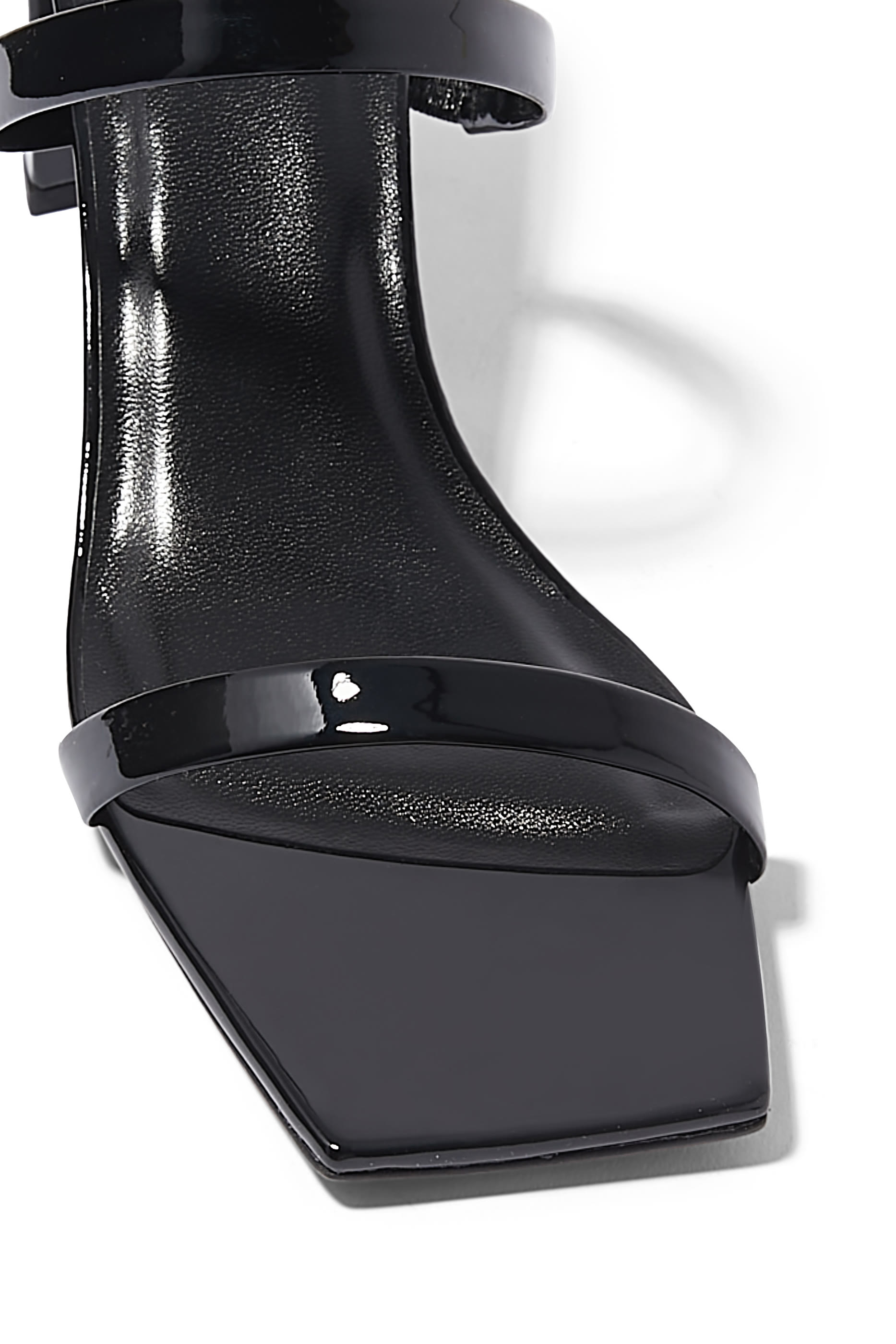 حذاء مفتوح 65 تانيا جلد