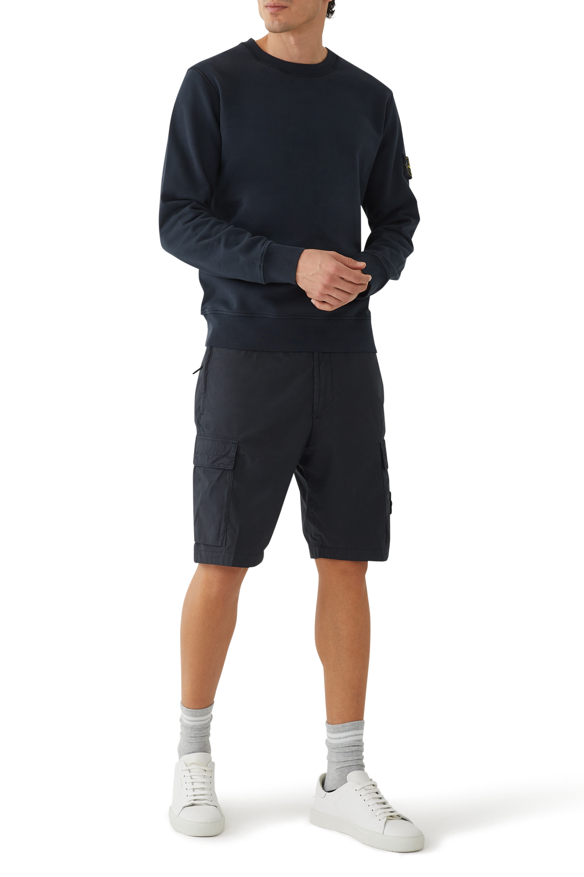 سويت شيرت برقعة شعار الماركة