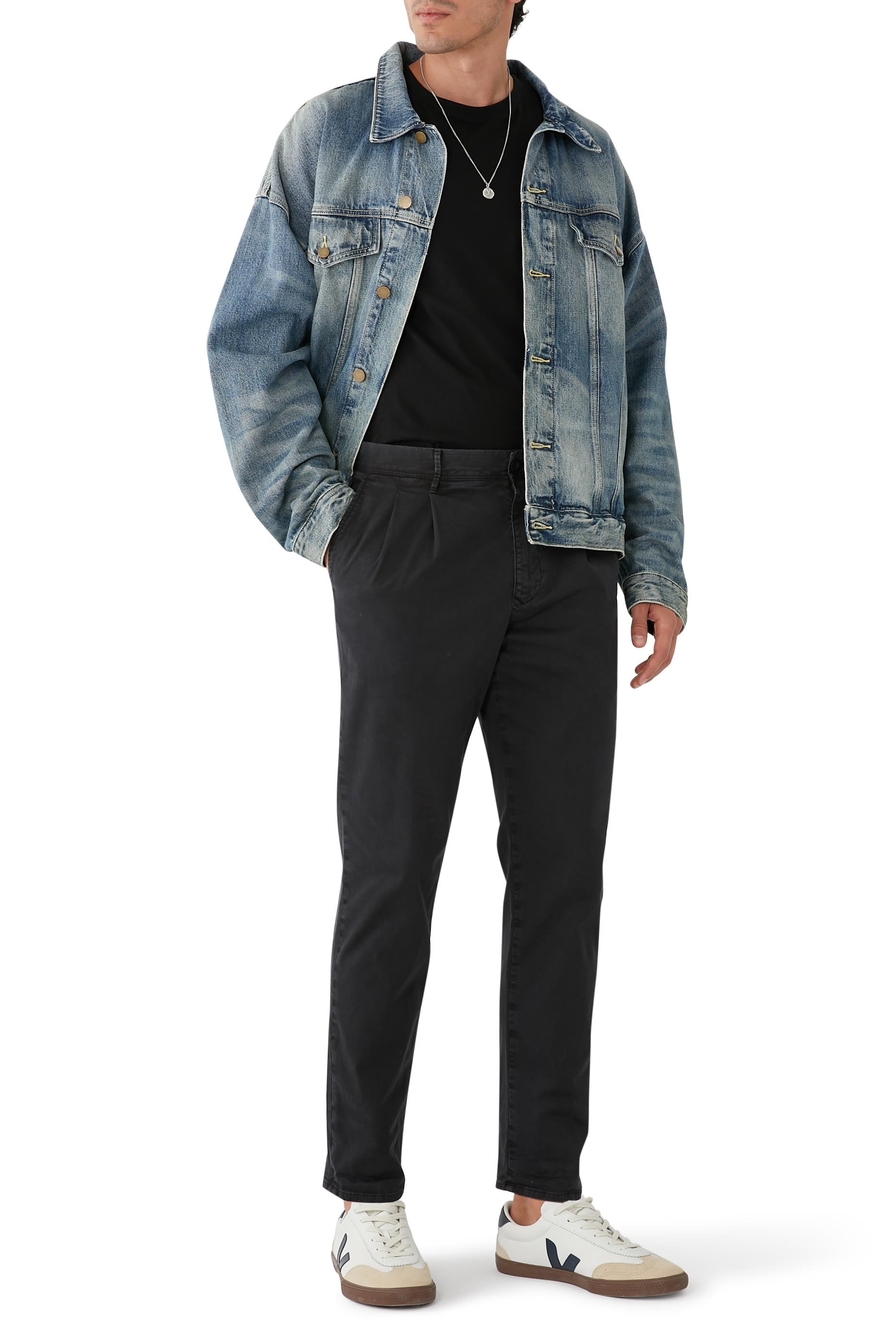 بنطال مطاطي بقصة ضيقة