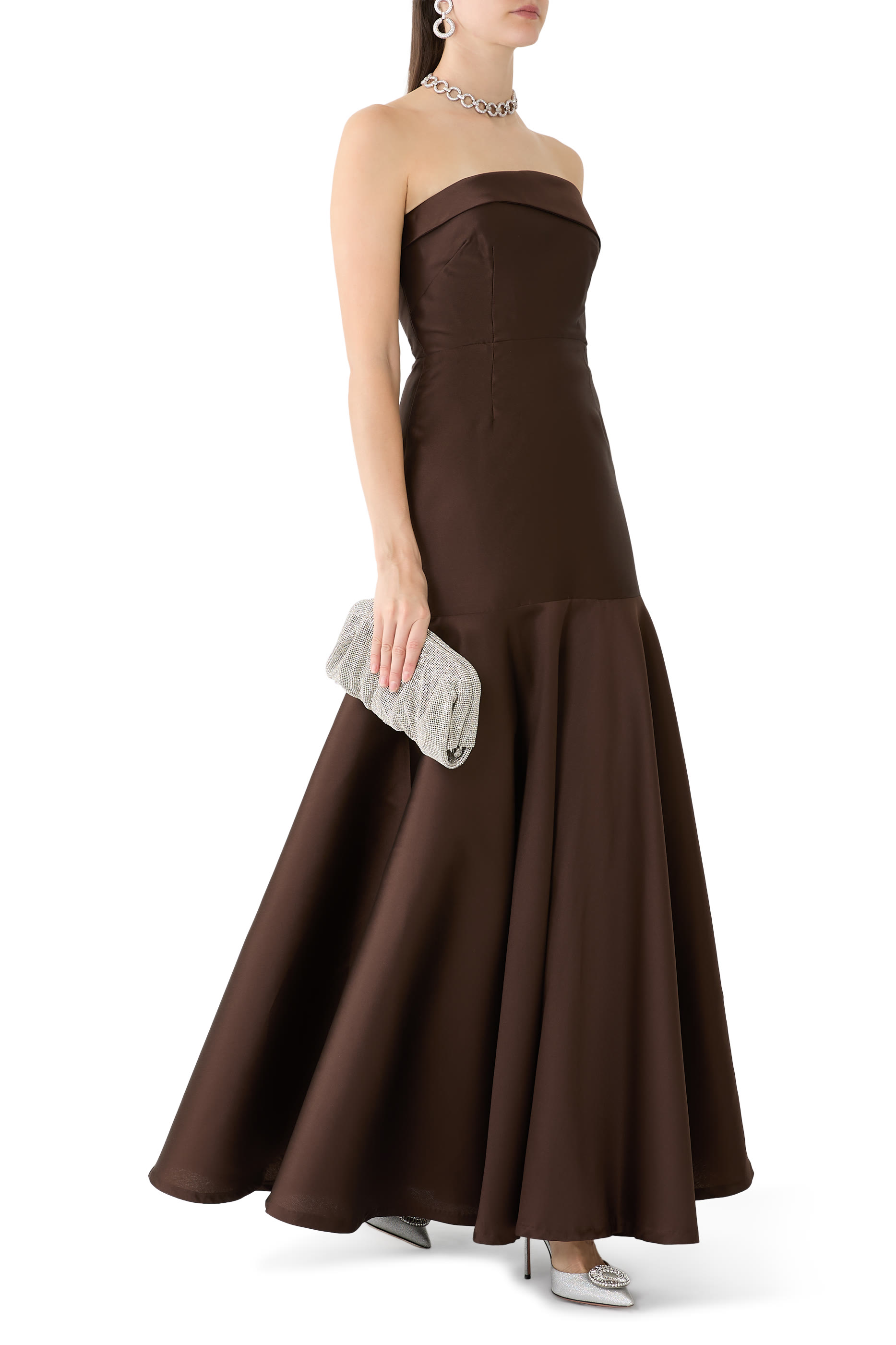 فستان سهرة بلا حمالات