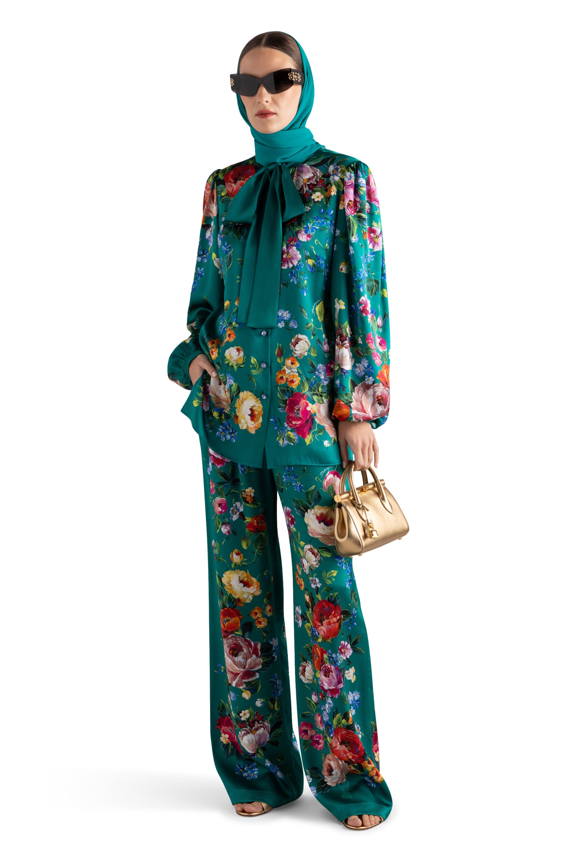 بنطال للبيت بنقشة ورد