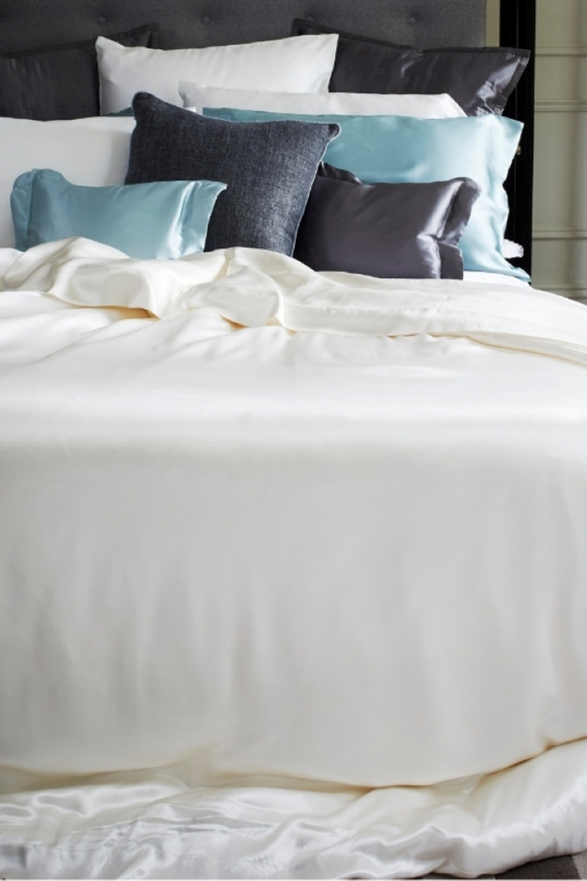 Silk Signature Duvet Cover