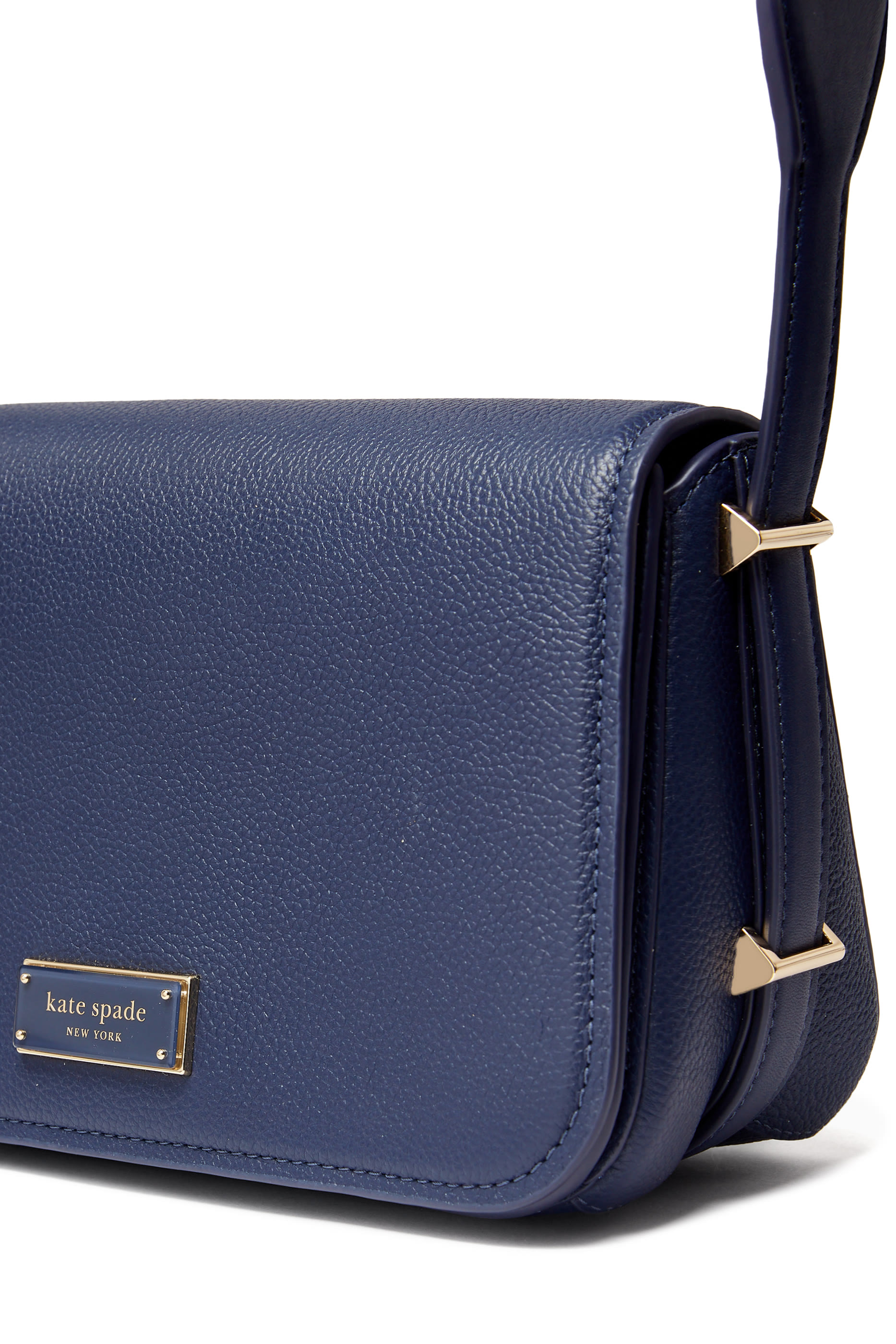 حقيبة كروس بودي ليف صغيرة بغطاء قلاب