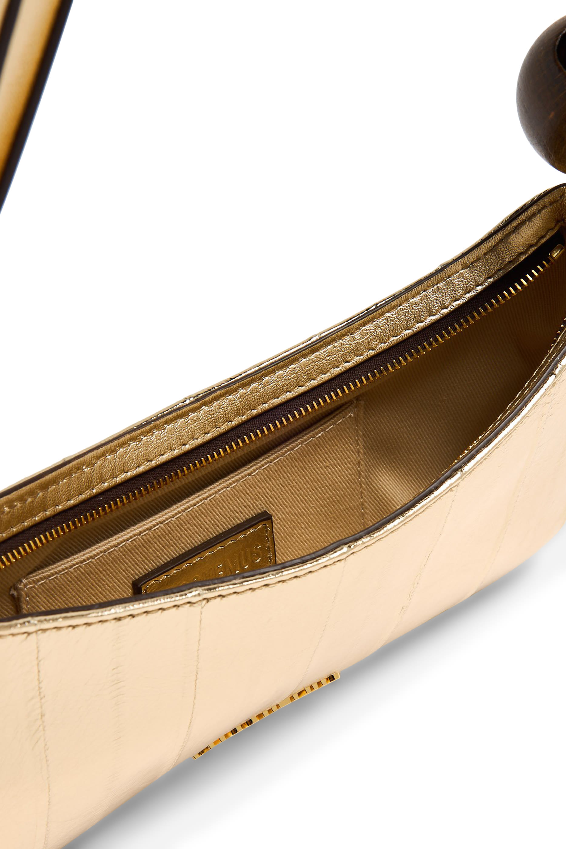 حقيبة بيسو بيرل