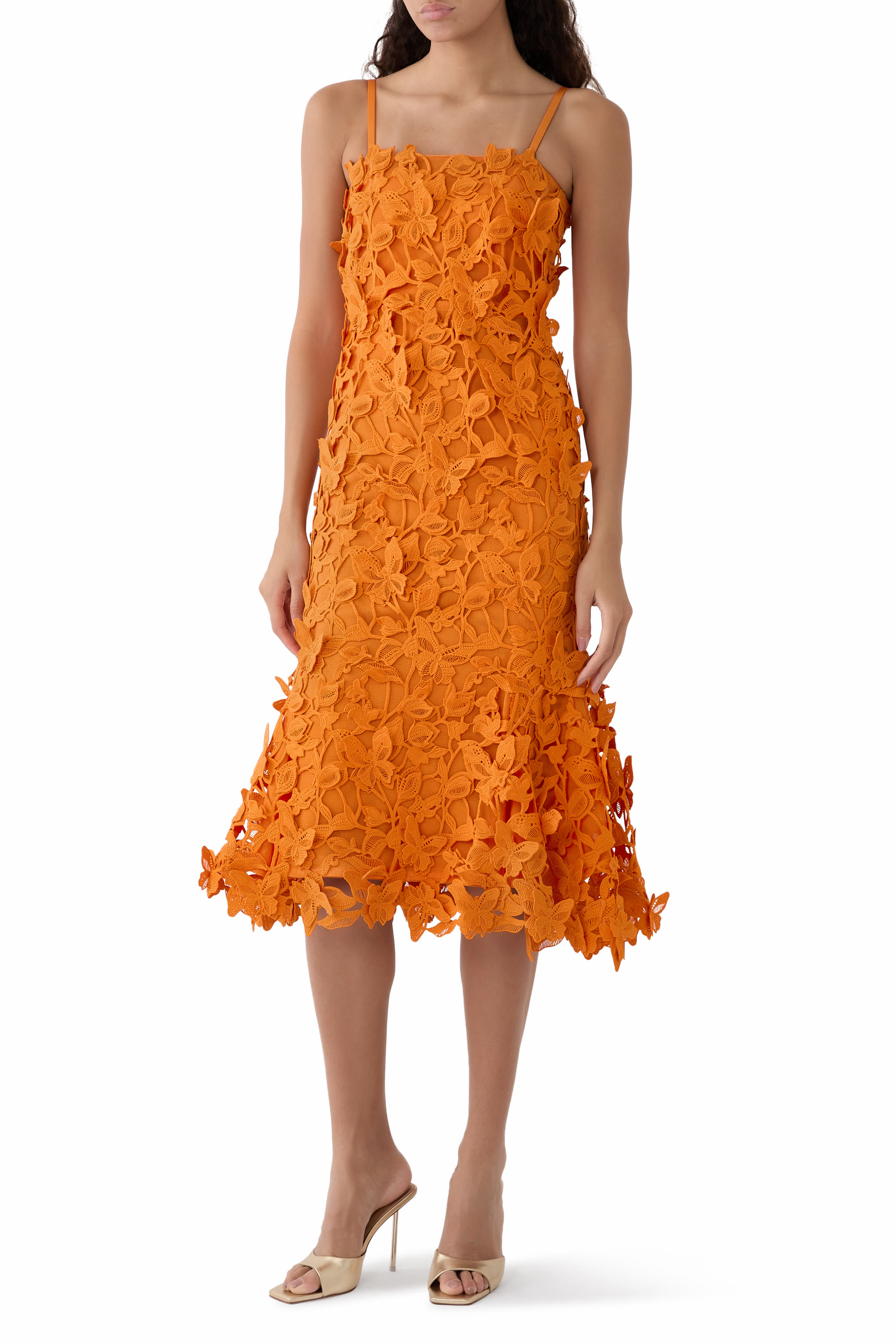 فستان فلوريلا متوسط الطول بزهور بارزة الملمس