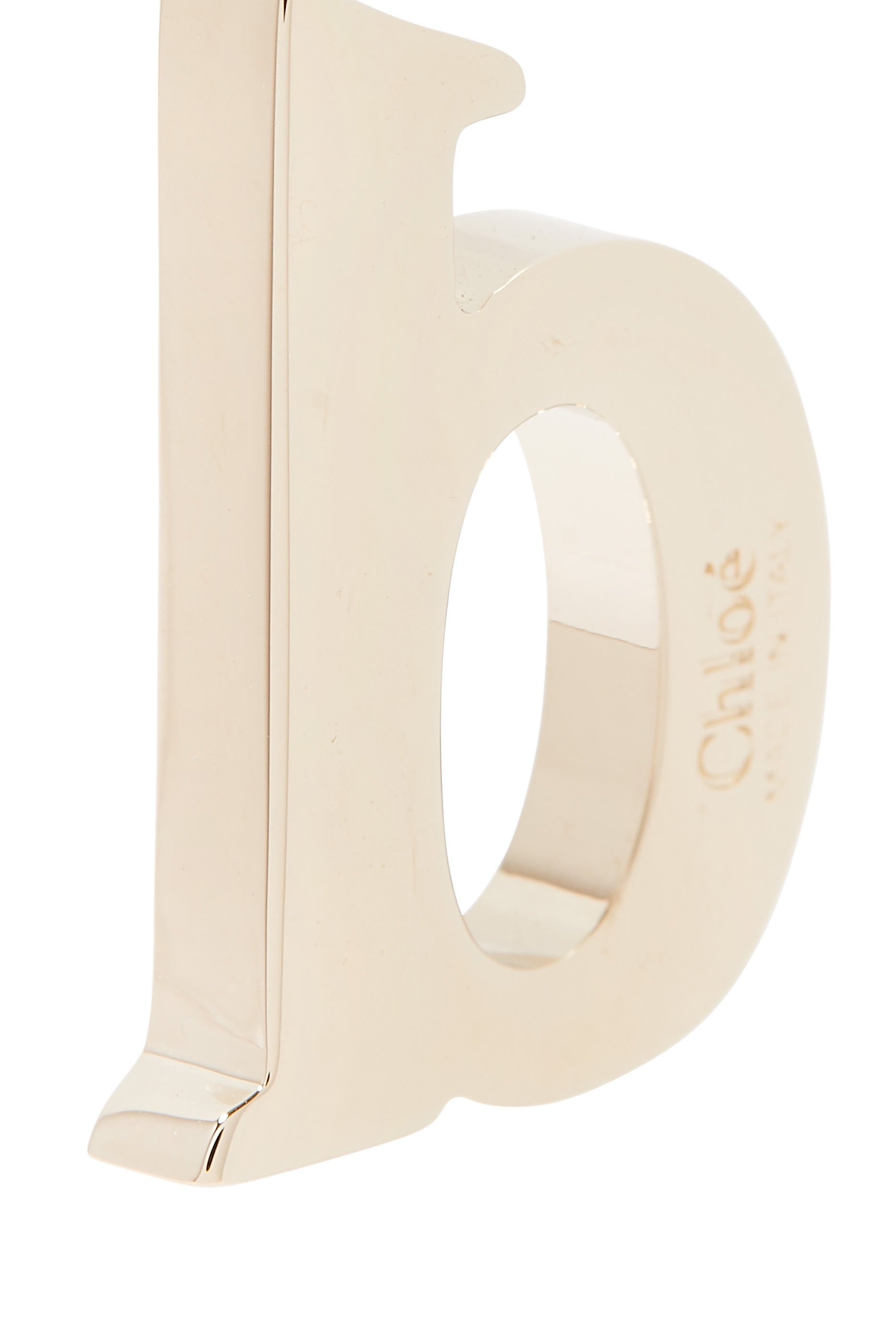 حلية بتصميم حرف D نحاس