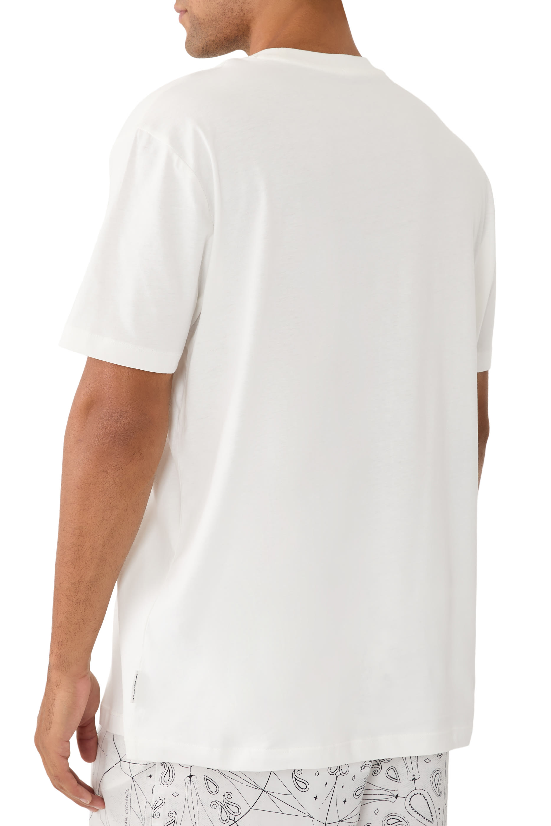 تيشيرت بطبعة كاليدوسكوب