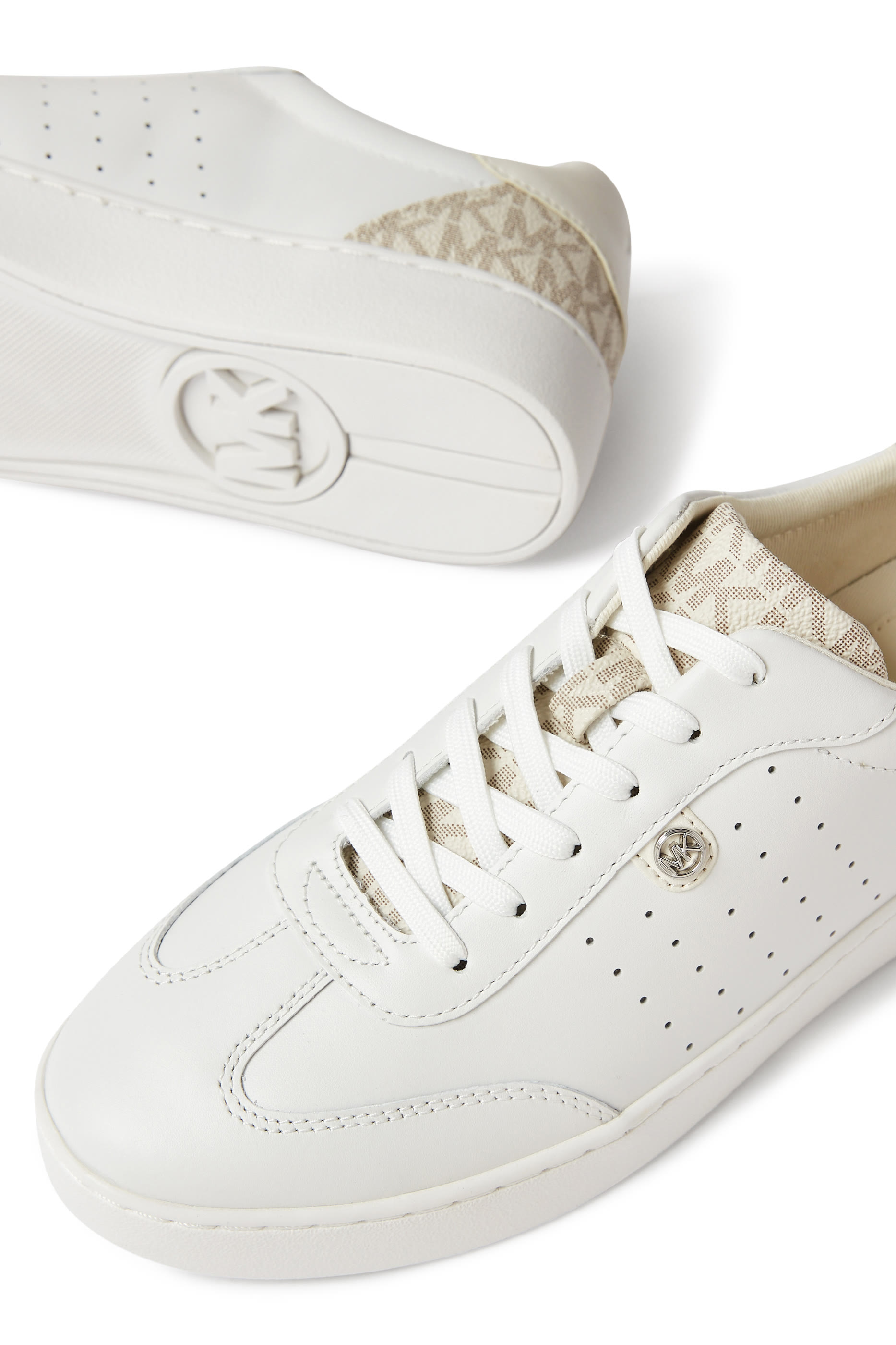 سنيكرز سكوتي جلد