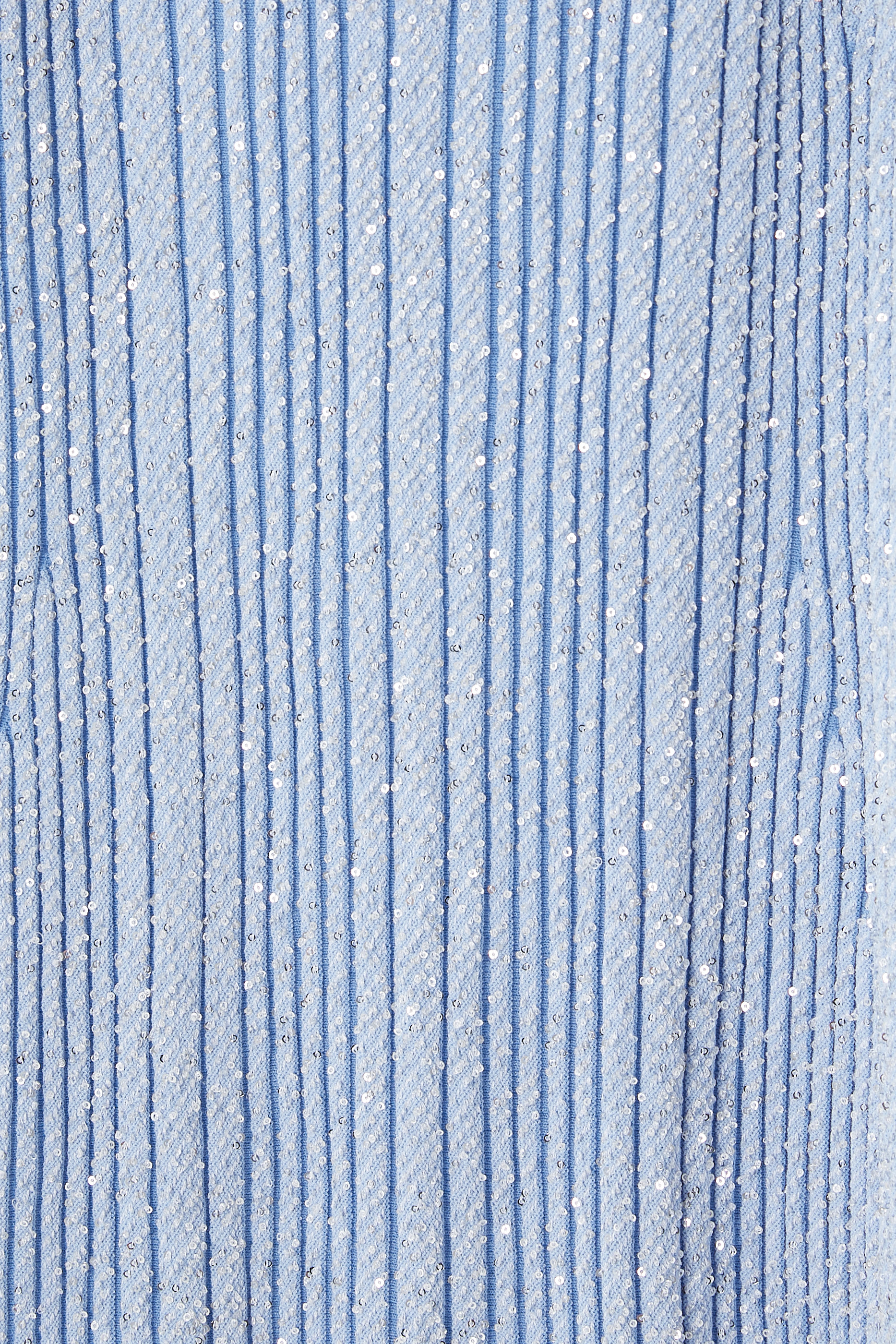 فستان بلا كمام مزين بالترتر