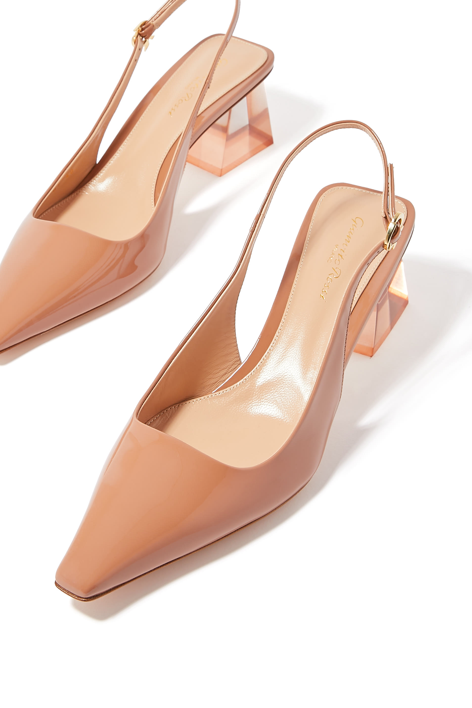 صندل كوزميك 55 بكعب شفاف وسير خلفي