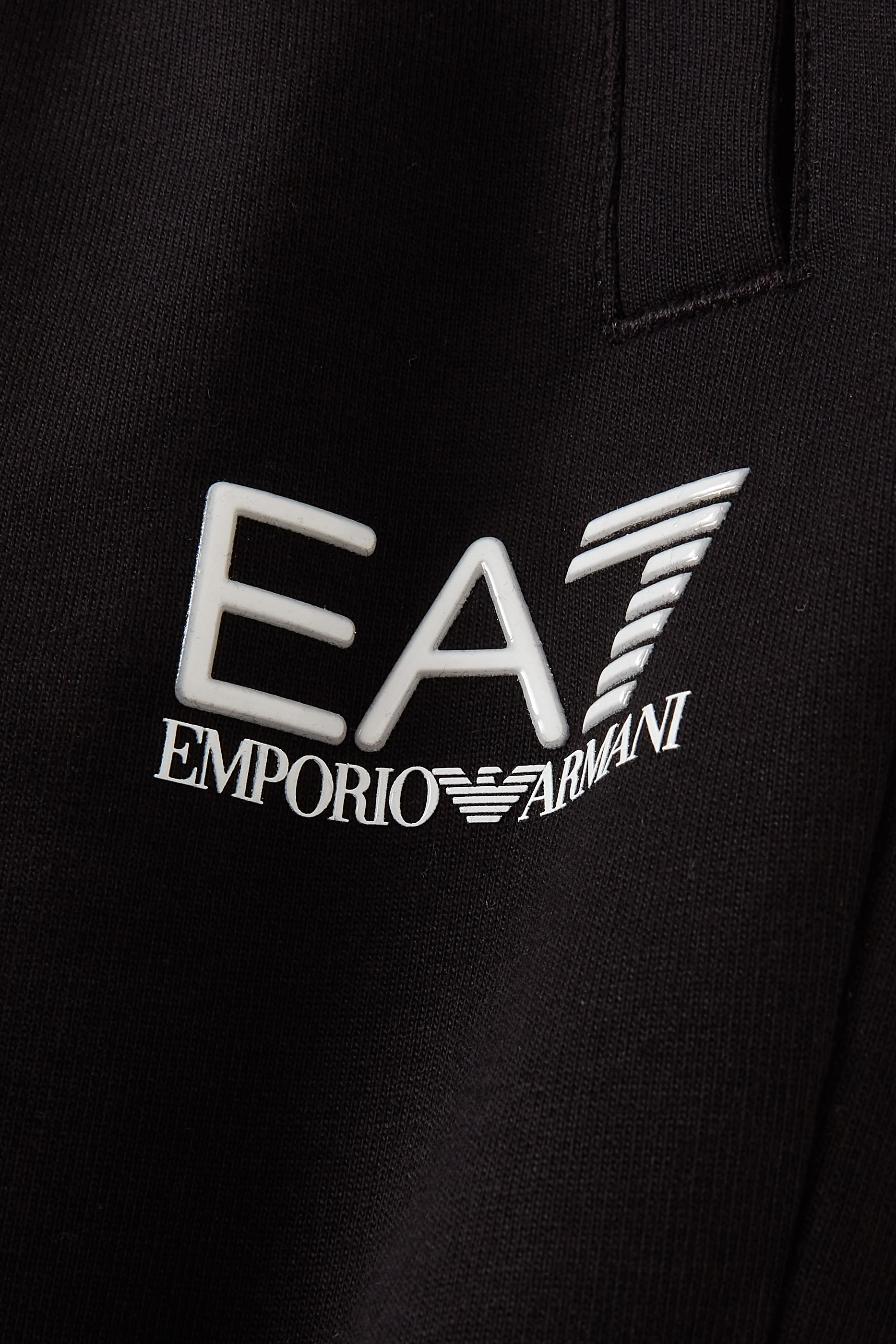 شورت برمودا بشعار الماركة