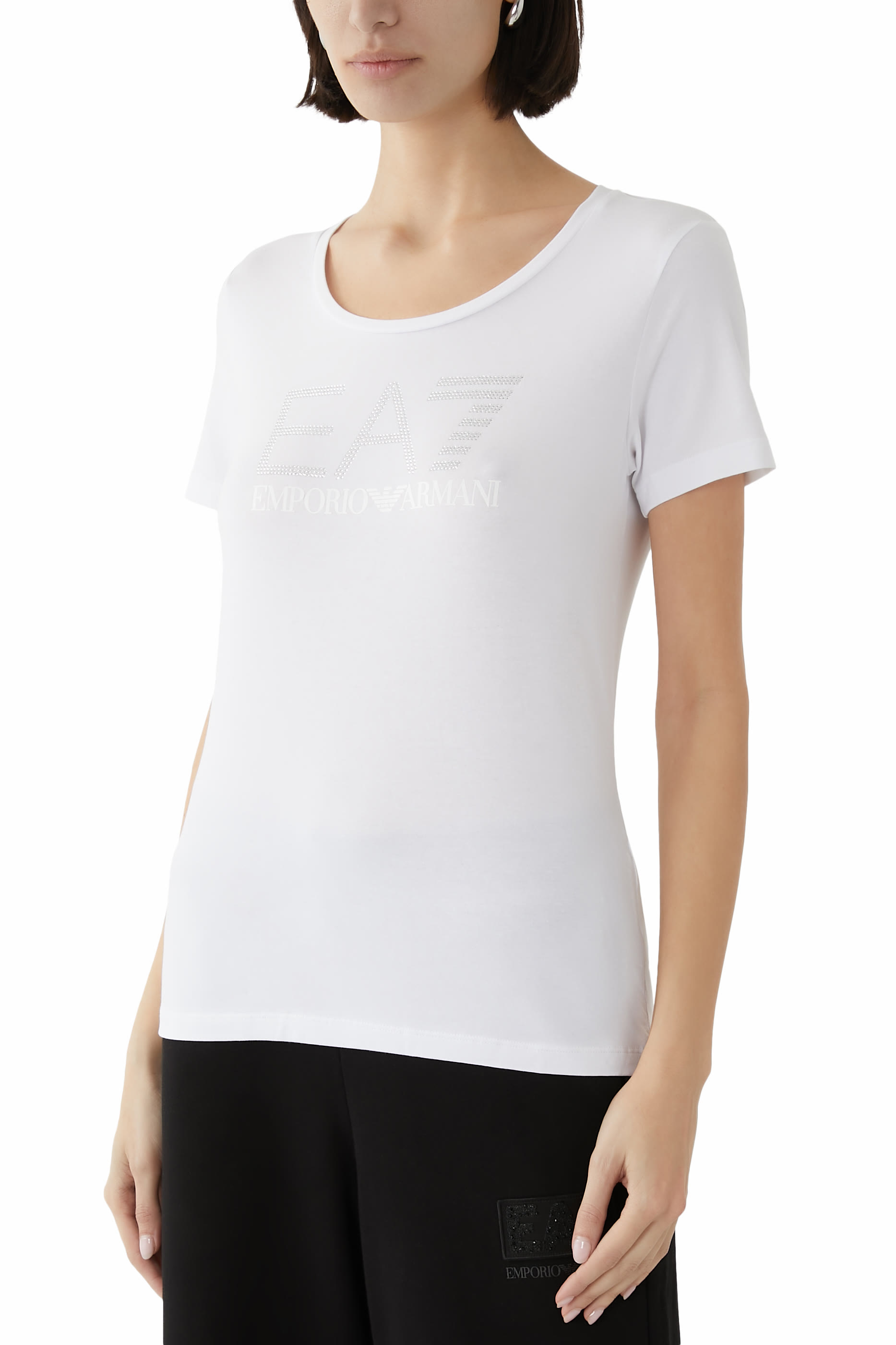 تيشيرت بأكمام قصيرة بشعار الماركة