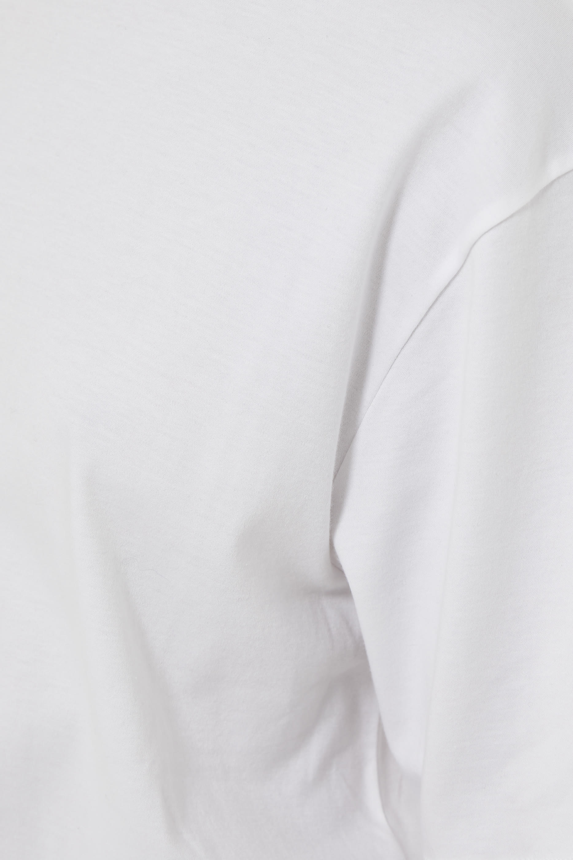 تي شيرت قصير بأكمام واسعة