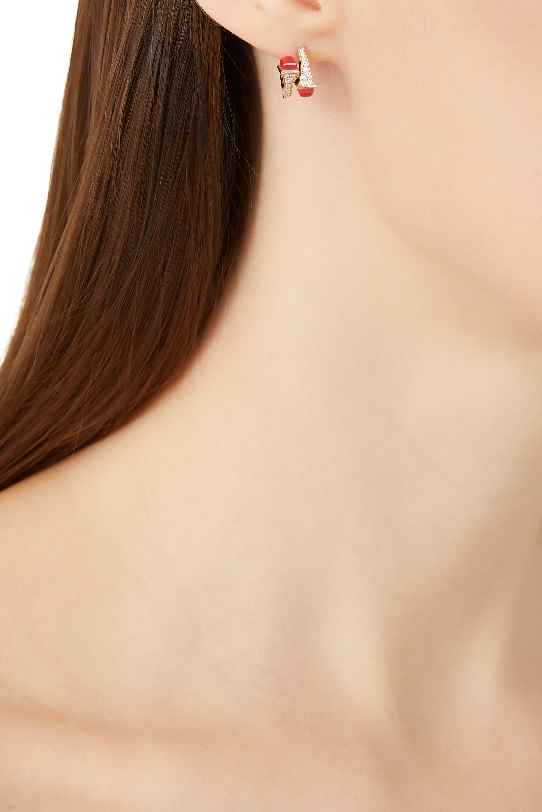 أقراط كليو هاجي مرصعة بالماس والمرجان الأحمر ذهب وردي عيار 18