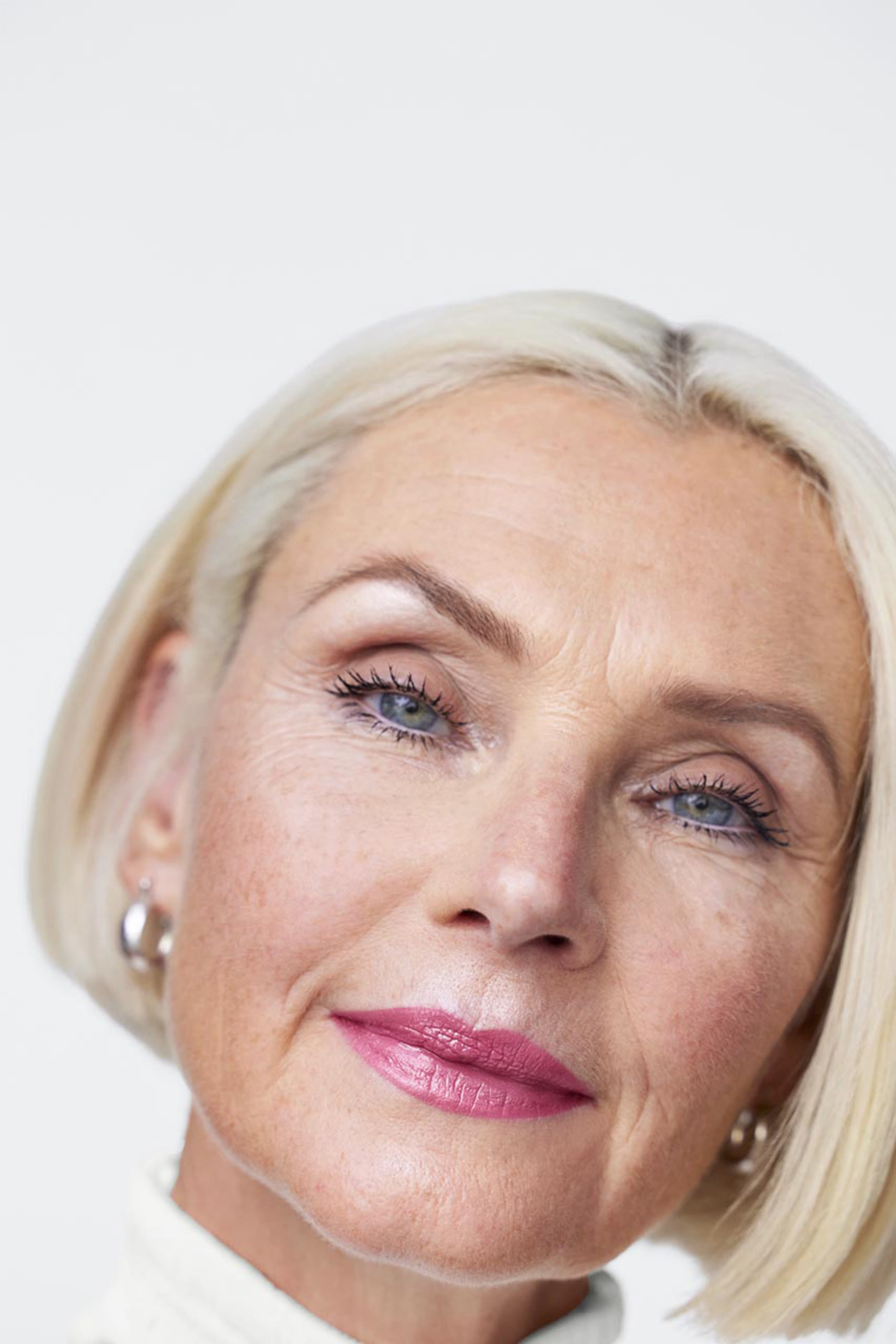 أحمر شفاه بوب يدوم طويلا