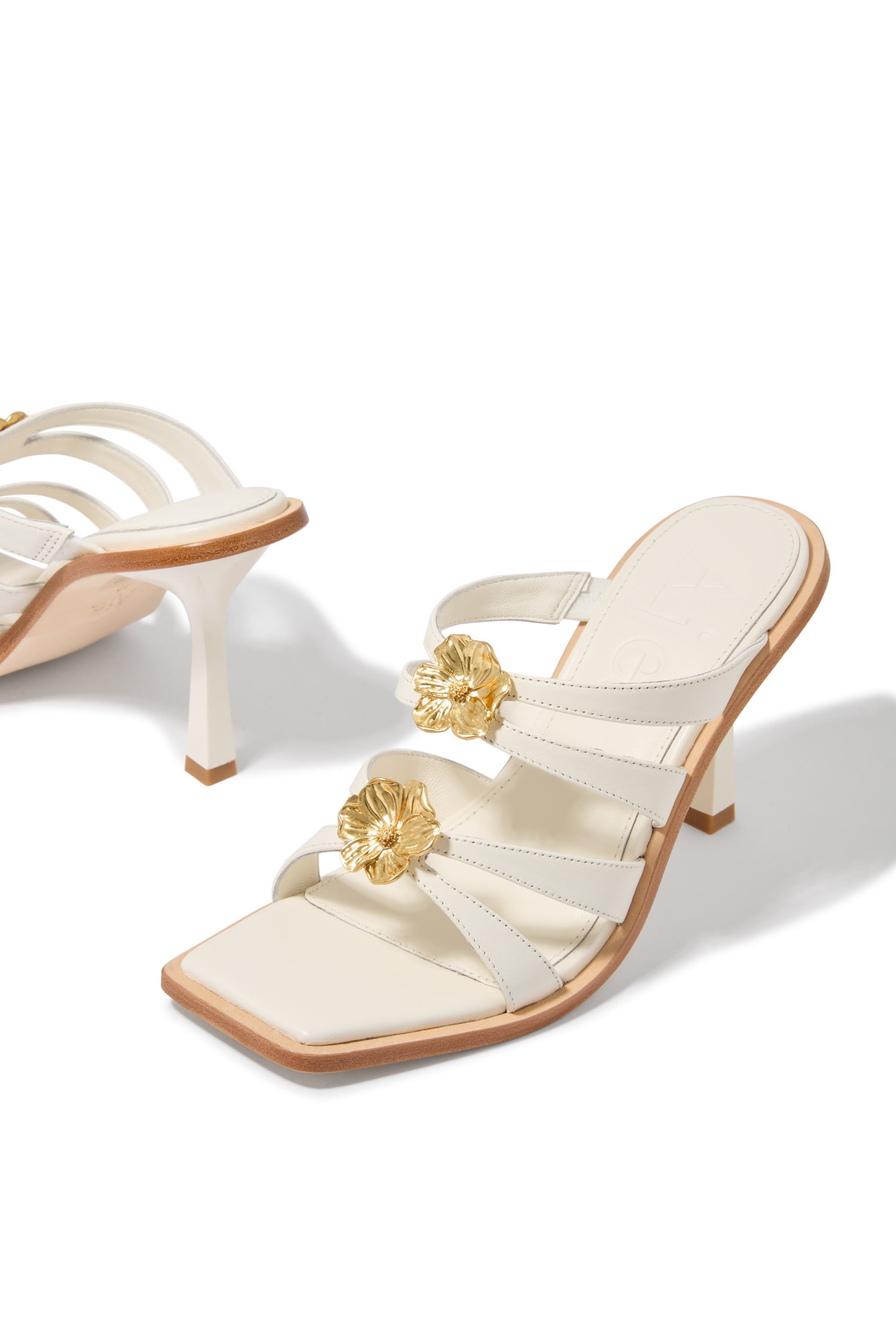 حذاء أفينتورا 90 مفتوح من الخلف