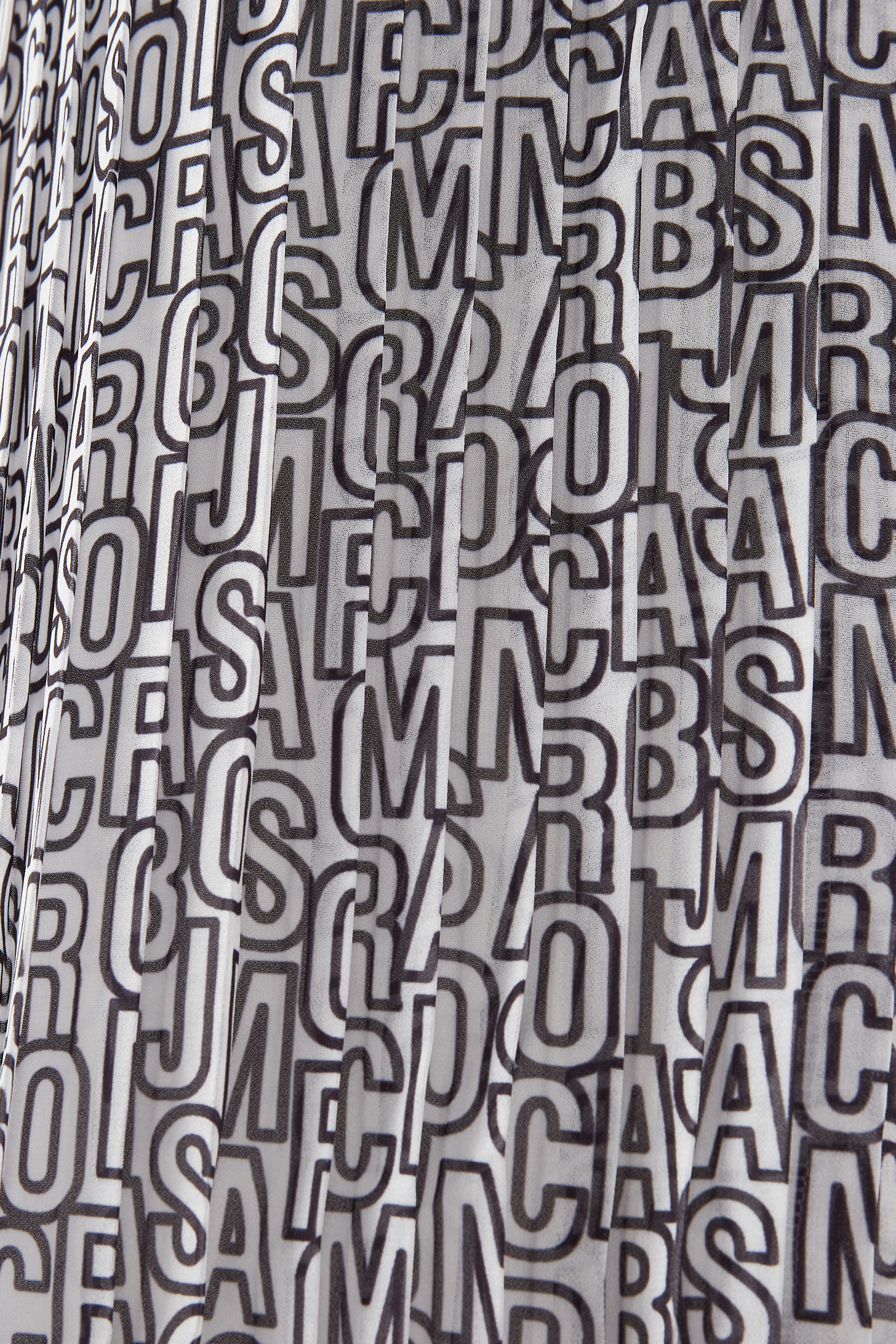 تنورة بطيات للأطفال