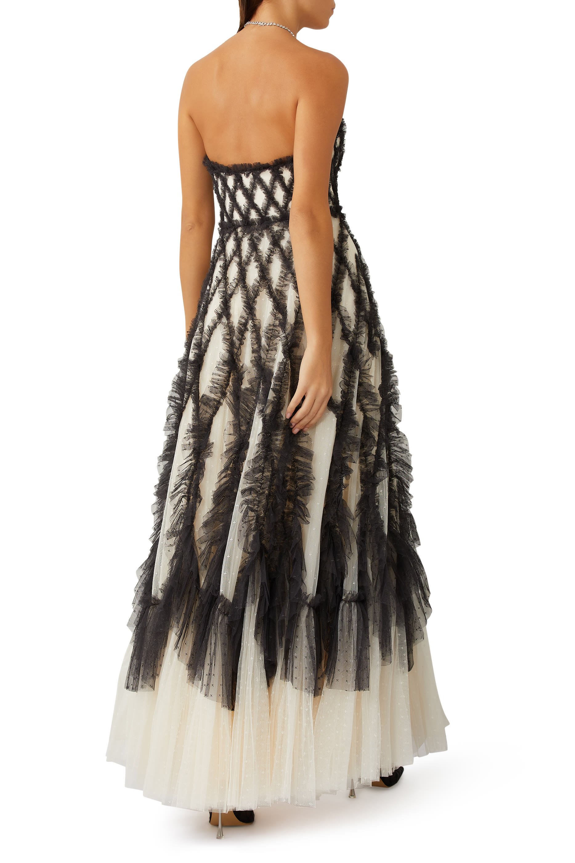 فستان سهرة روزيلا بلا حمالات مزين بكشكش