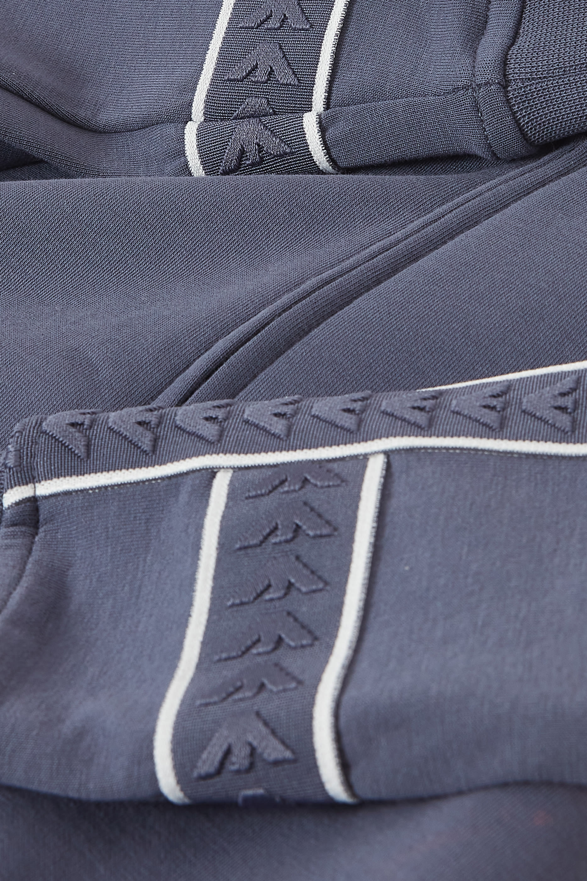 سويت شيرت بشعار الماركة للأطفال