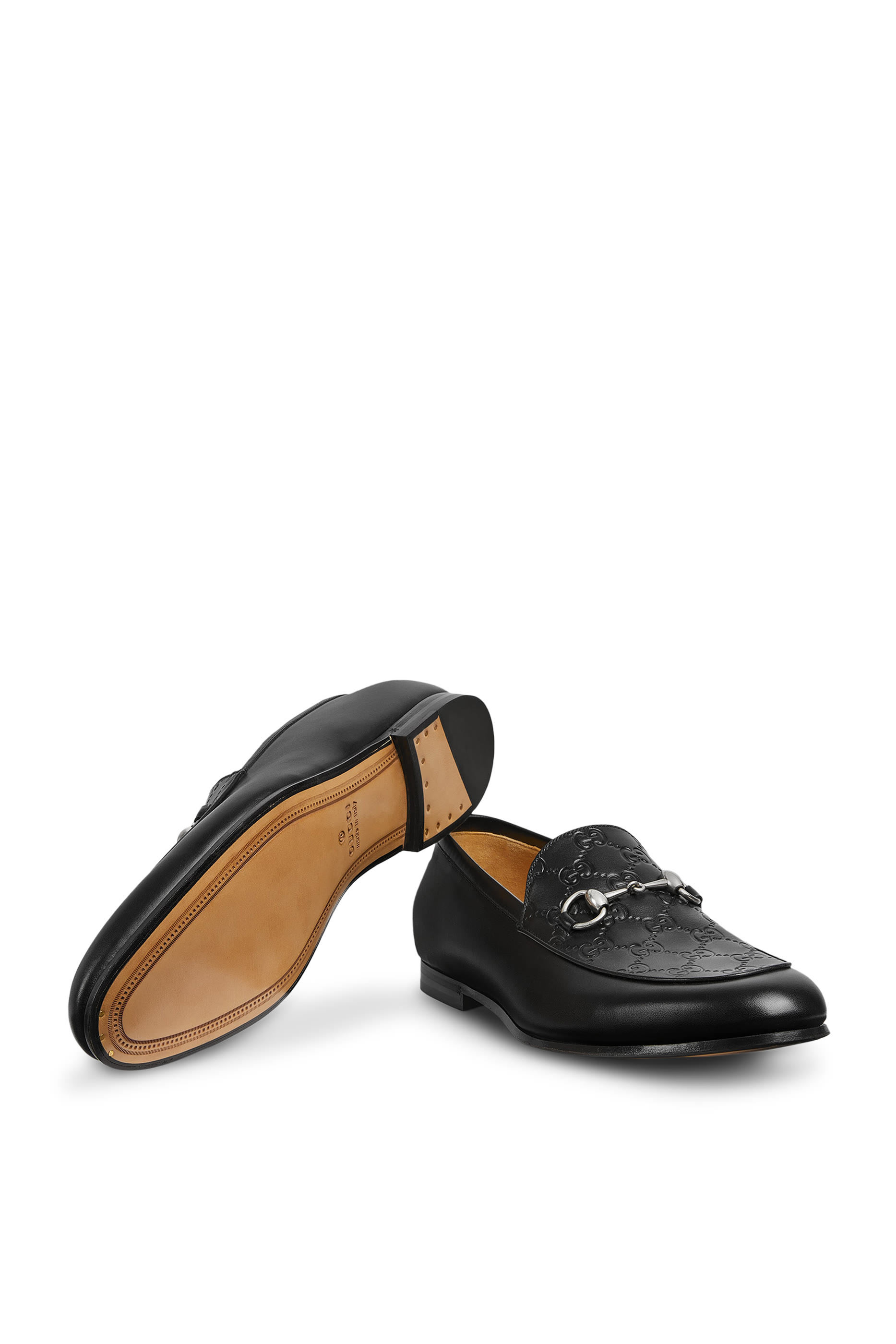 حذاء سهل الإرتداء بشعار الماركة