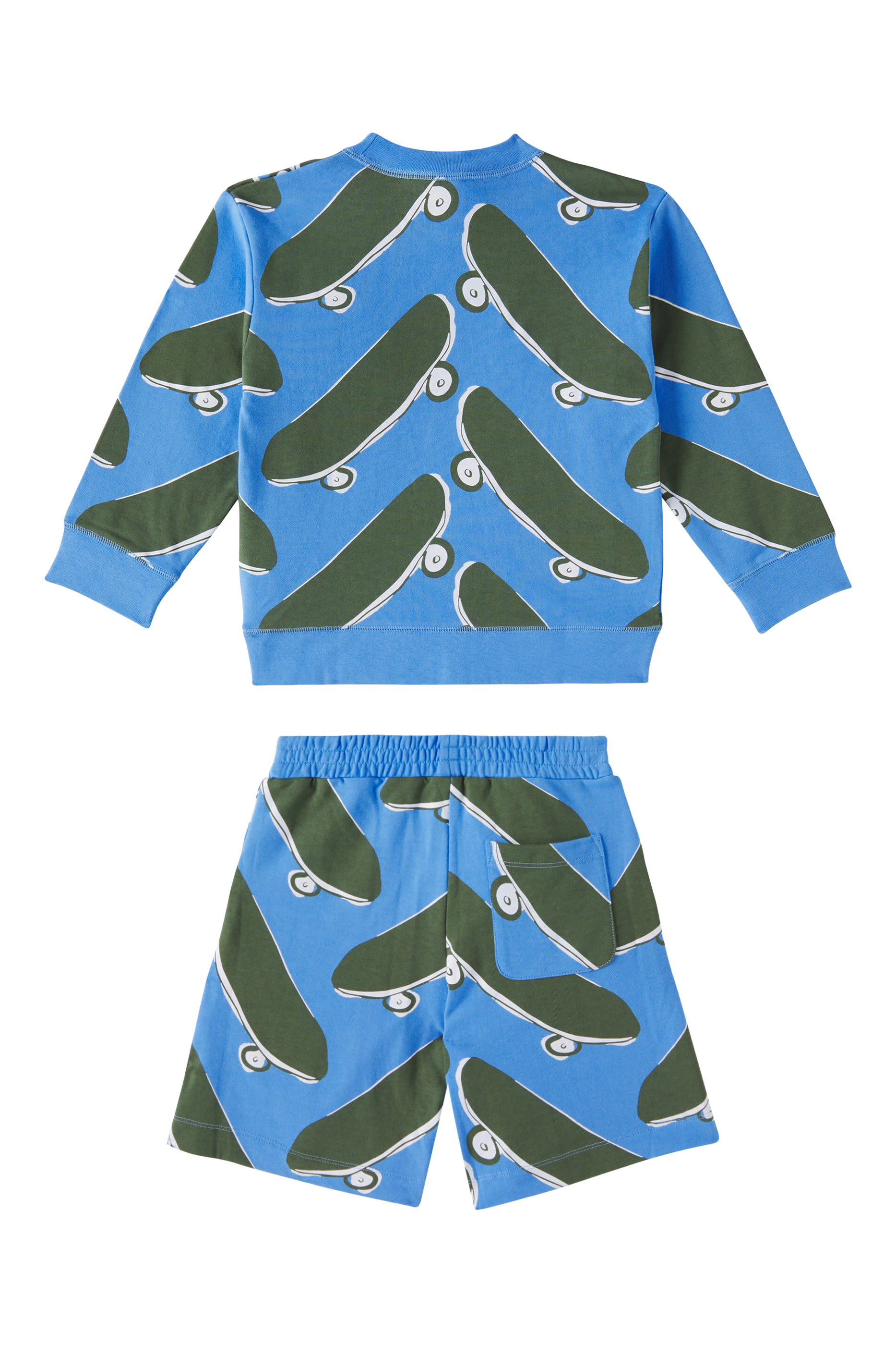 طقم سويت شيرت وشورت بنقشة لوح التزلج للأطفال