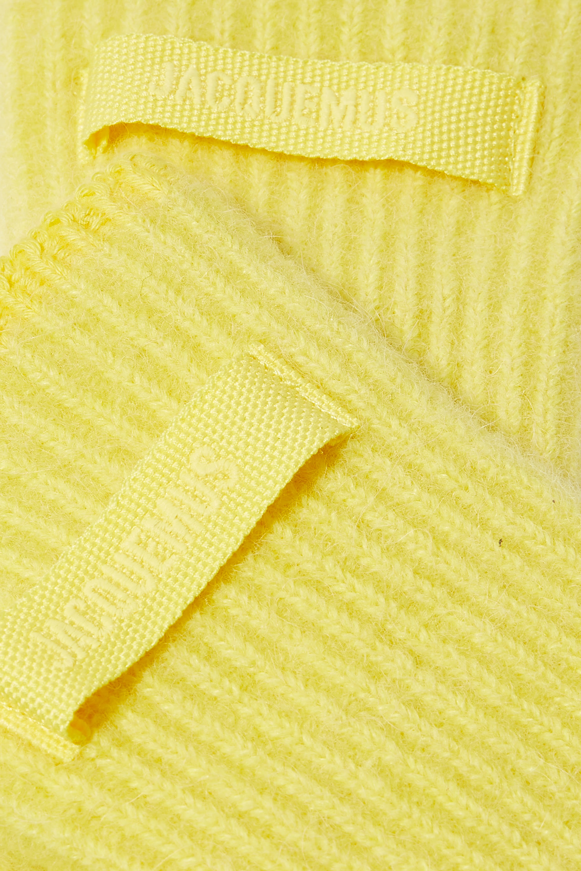 قفازات لي غون بارزة الملمس