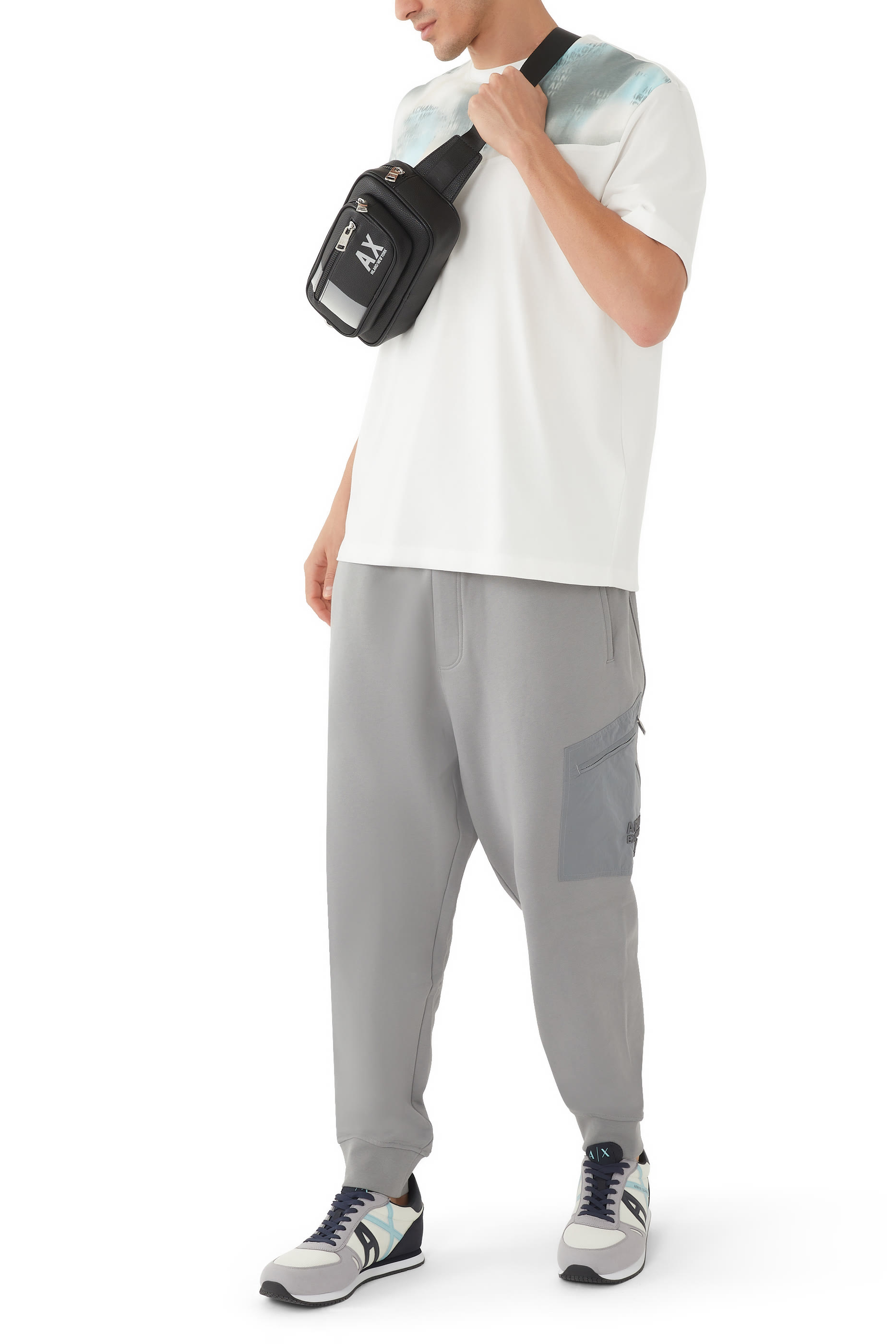 سترة اكوا بنصف شعار