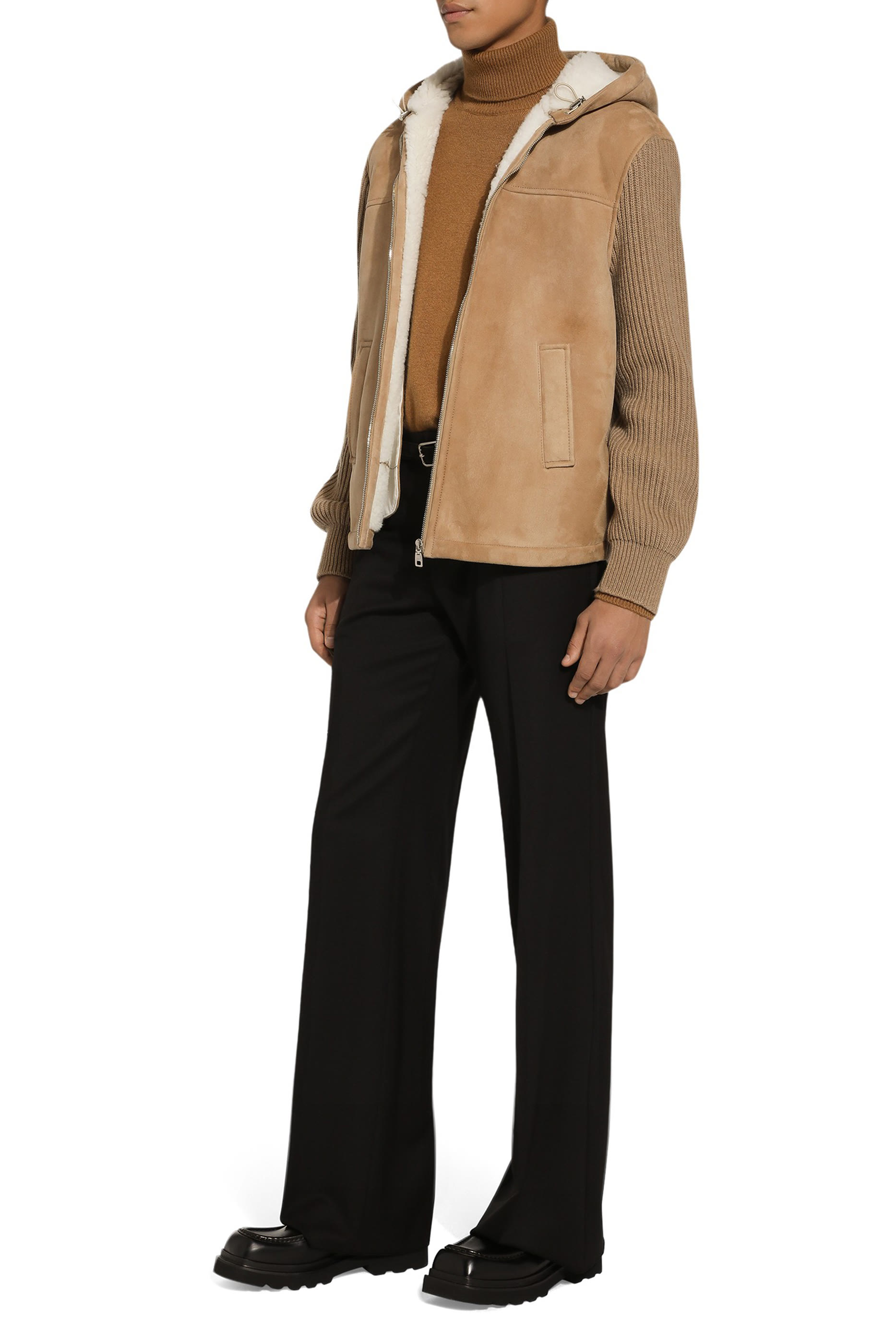 جاكيت بغطاء رأس وأجزاء منسوجة جلد غنم