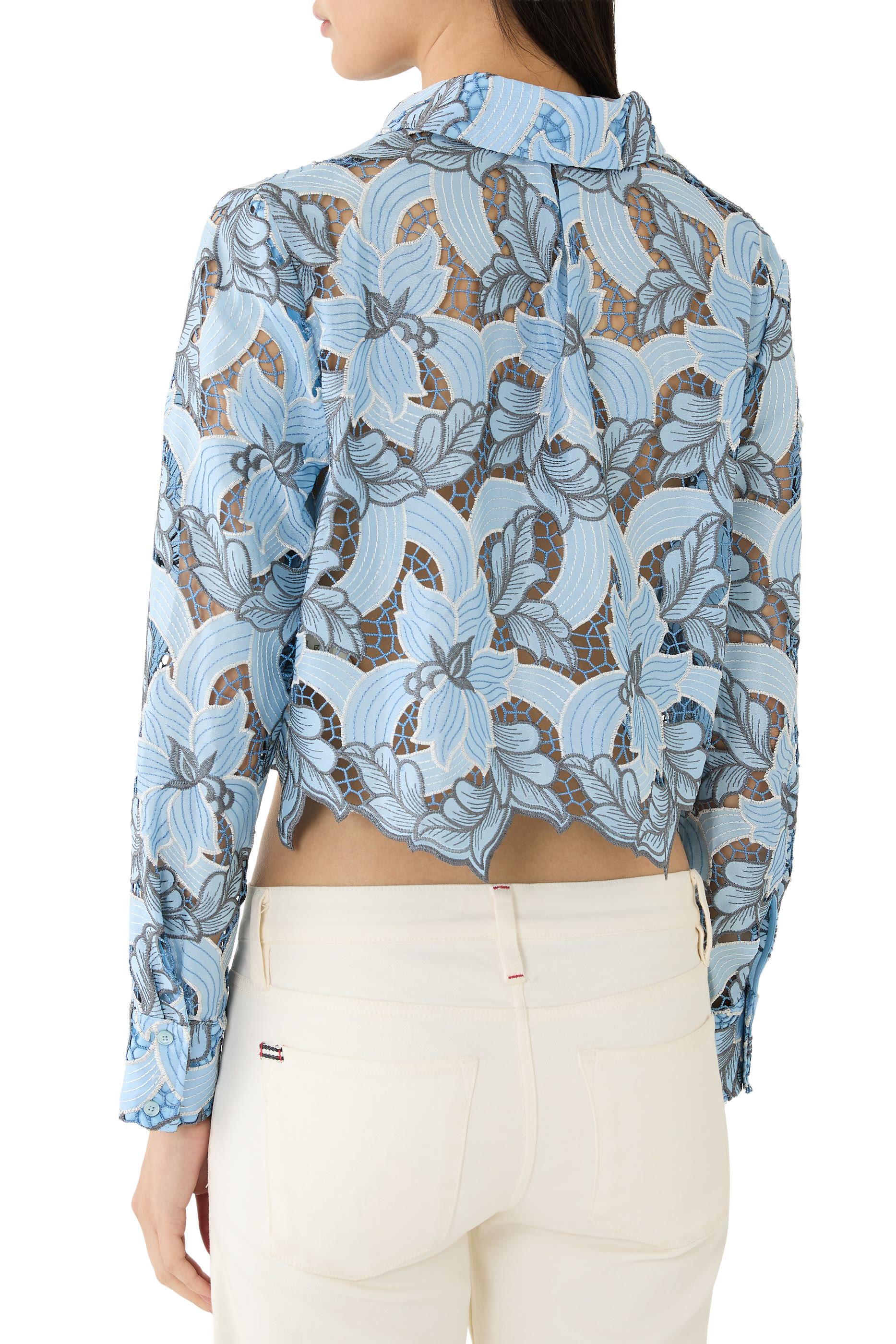 بلوزة أكيمي قصيرة بتطريزات مفرغة