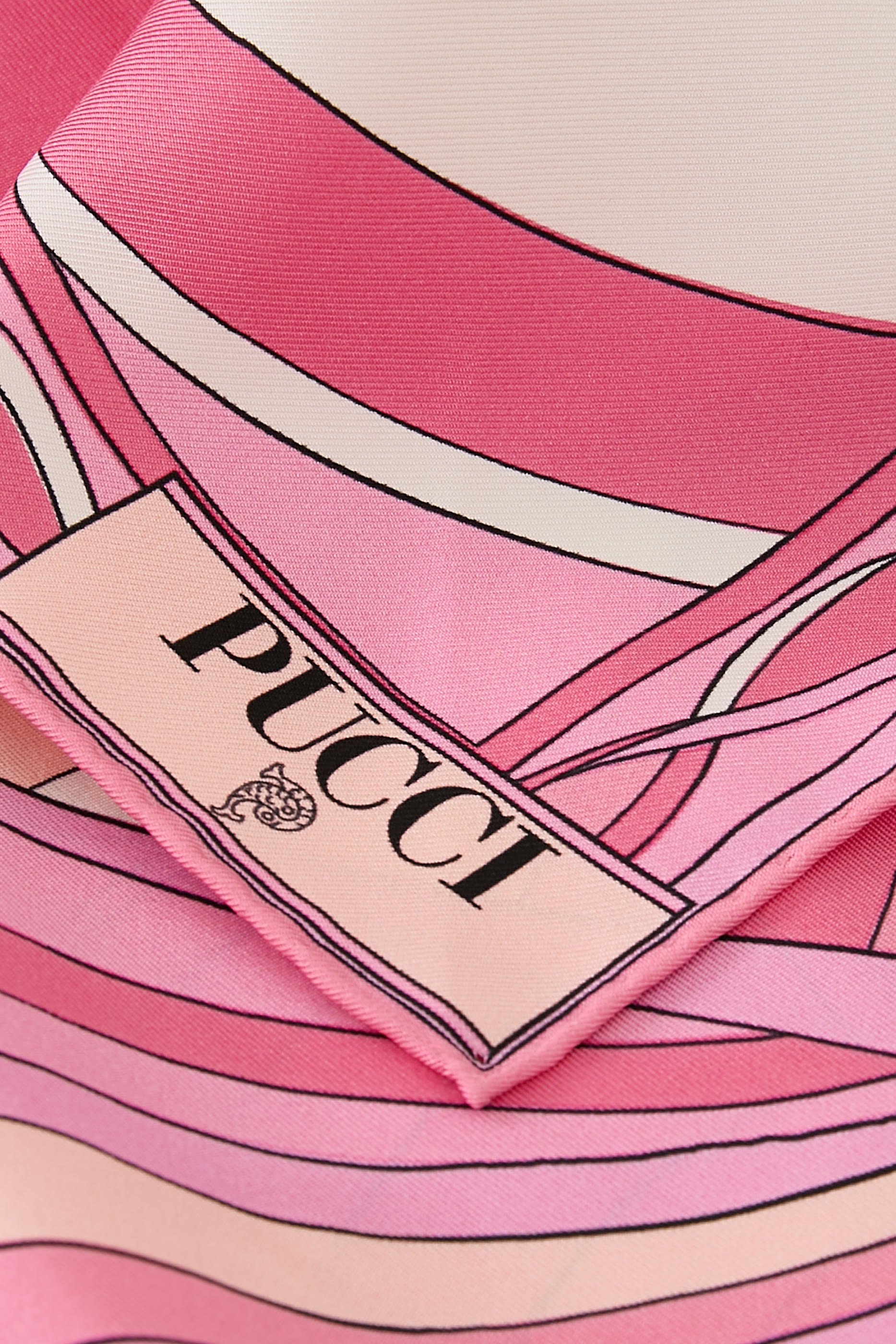 وشاح باندو بتصميم مثلث