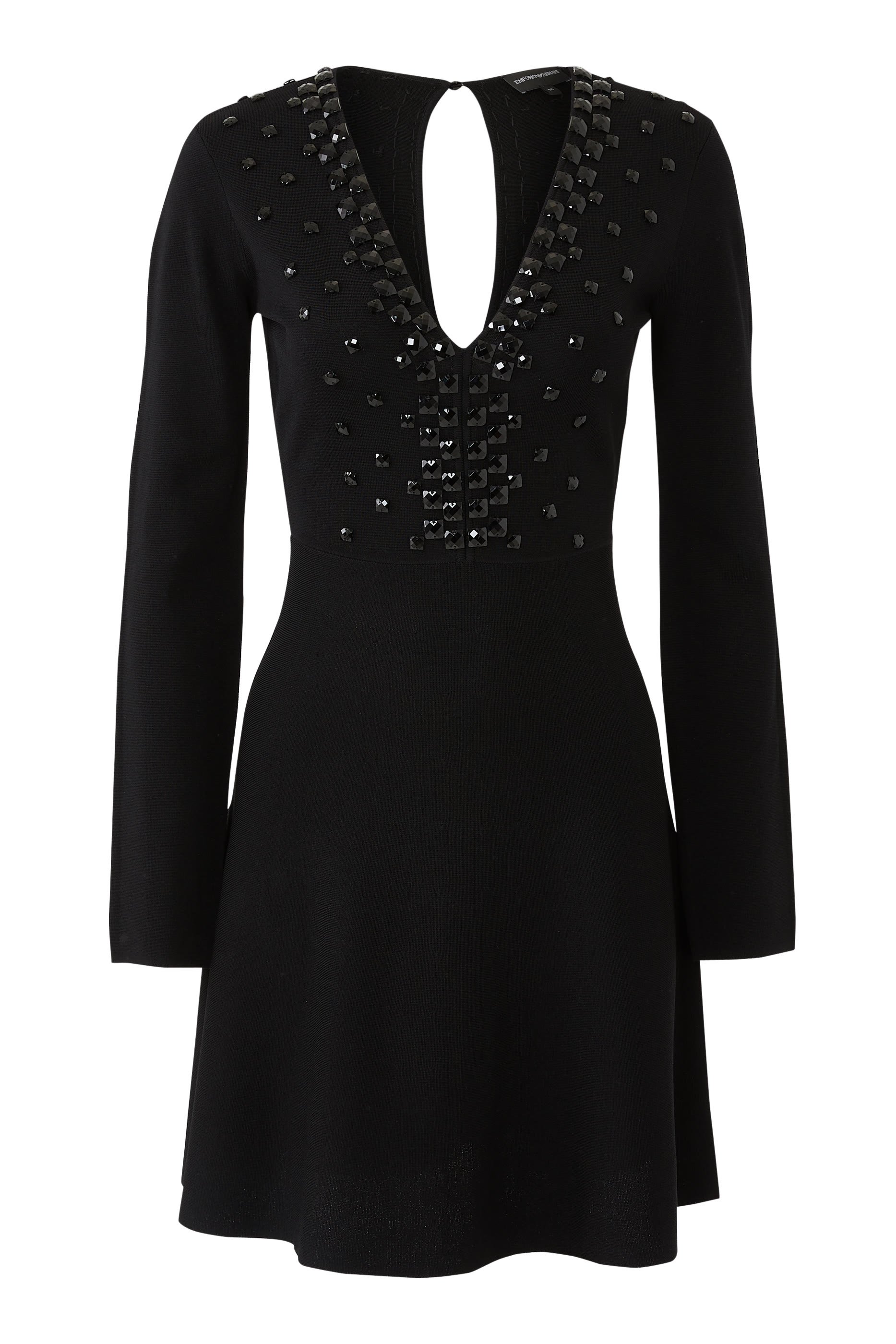 فستان بياقة V وأحجار كابوشون قماش ميلانو محاك