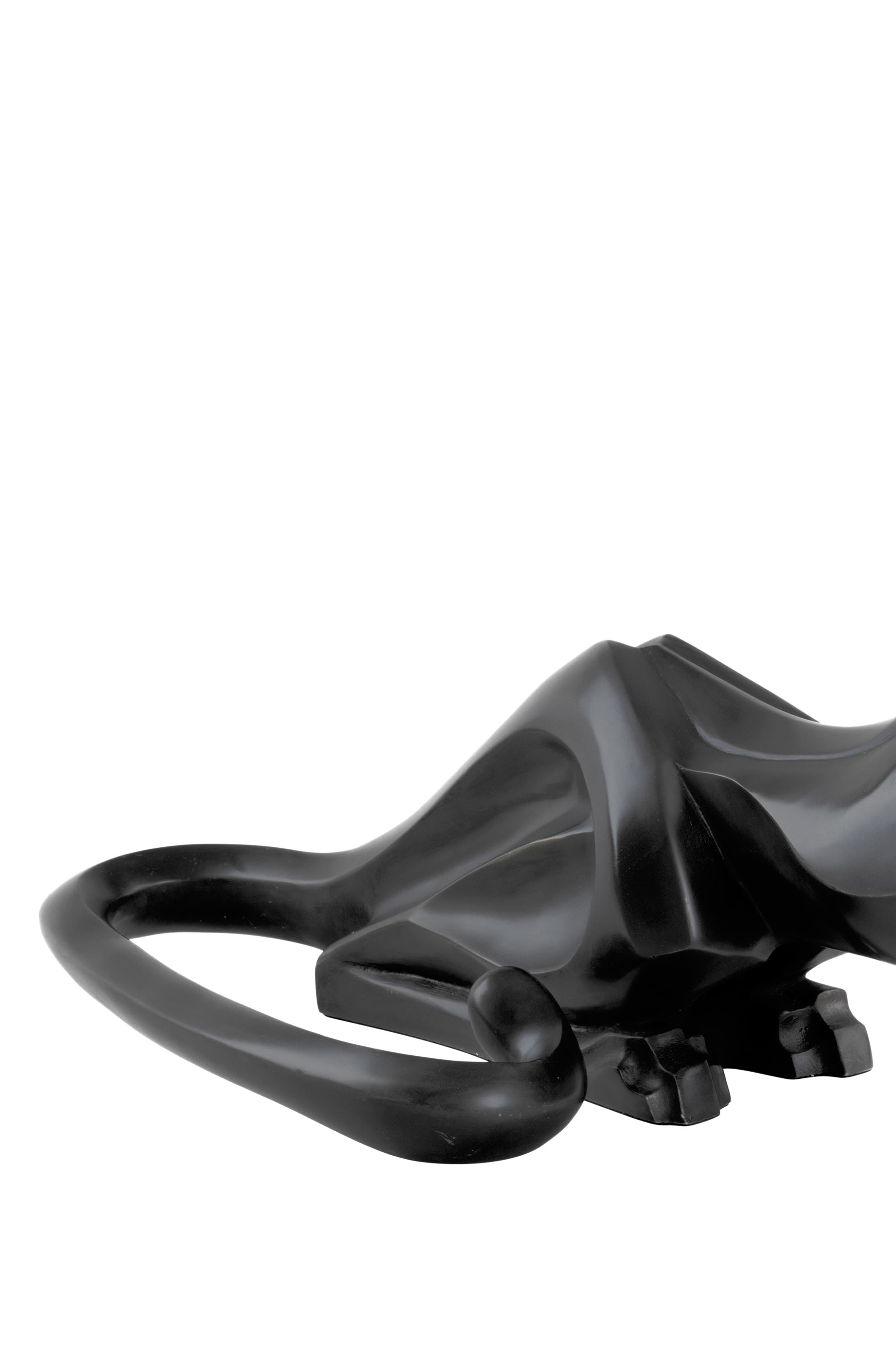 منحوتة بتصميم فهد ألمنيوم