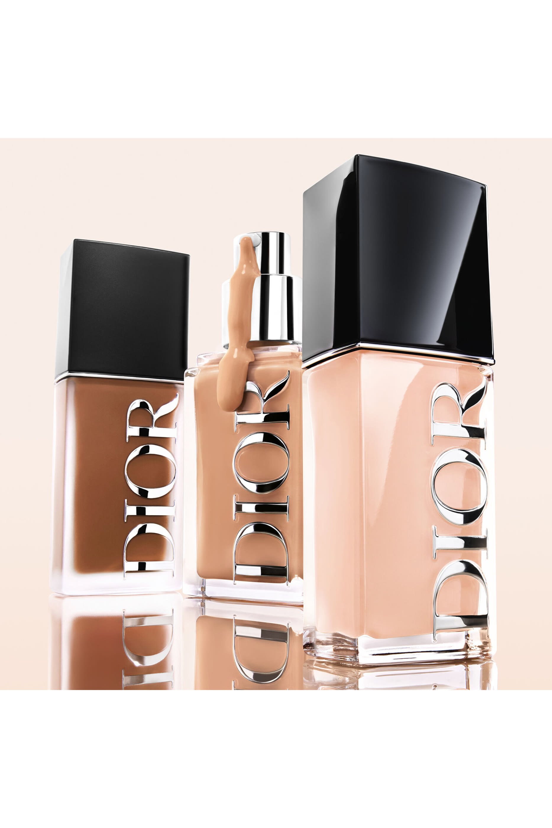 كريم أساس فوريفر سكين وير لإخفاء العيوب بلمسة طبيعية غير لامعة