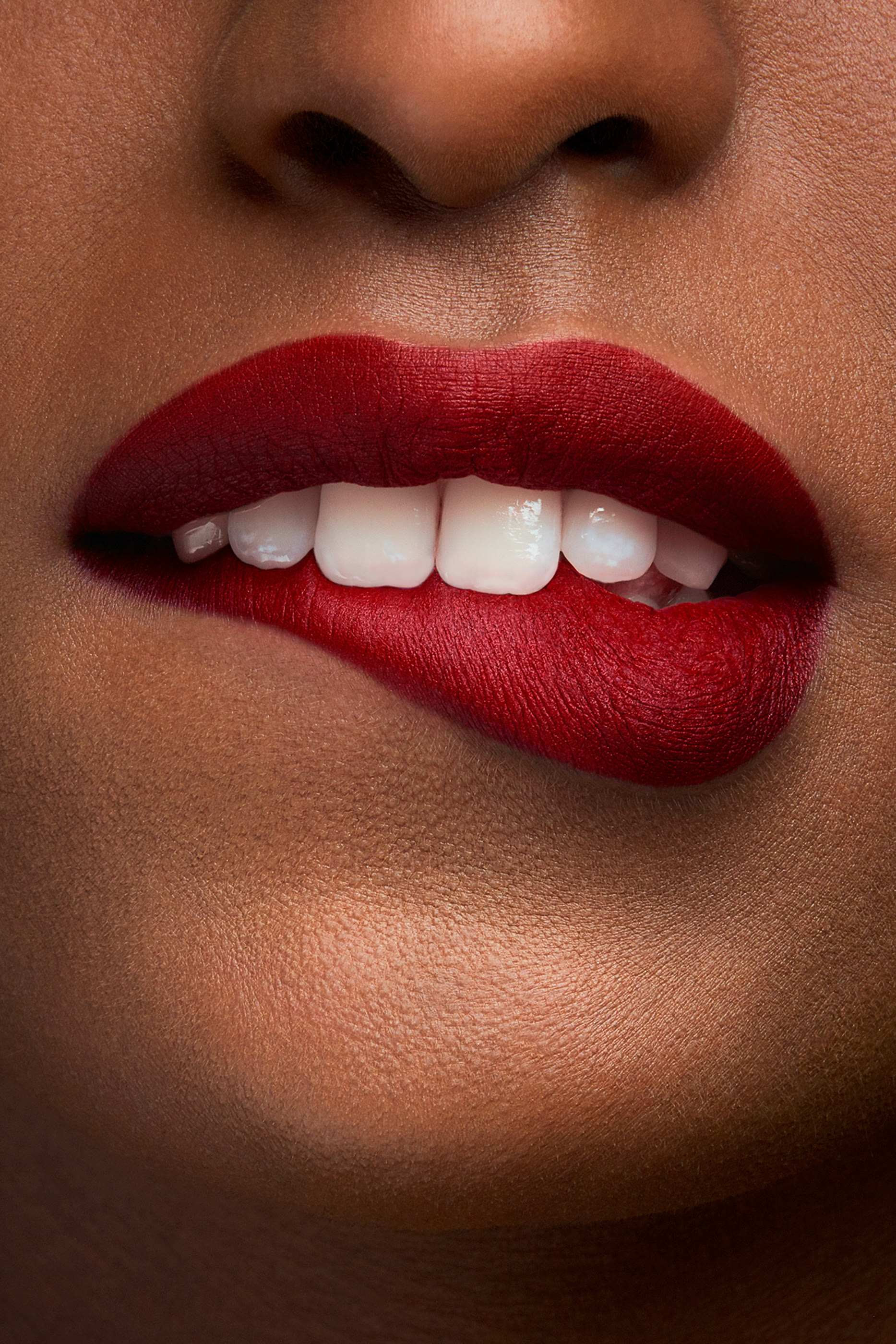 أحمر شفاه لا روج برفيوم الترا سائل غير لامع