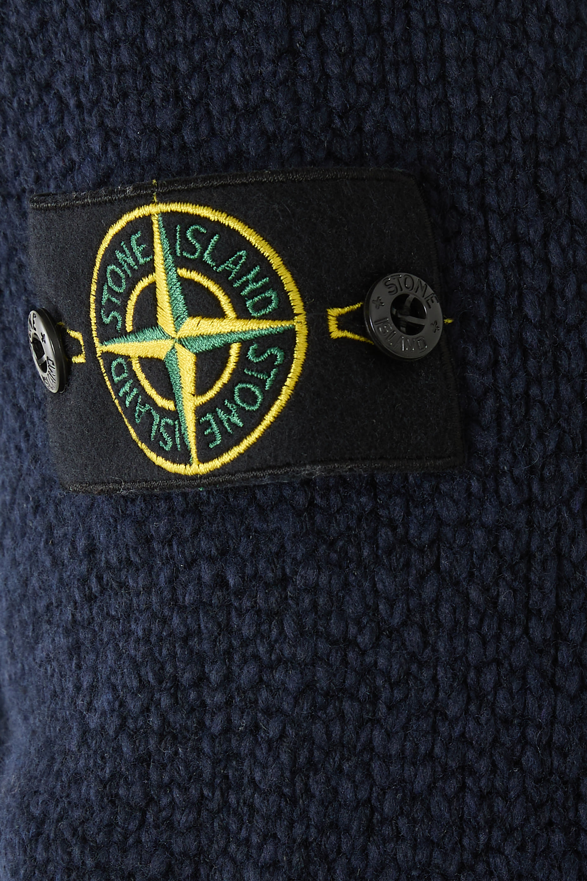 سترة بياقة عالية وسحاب