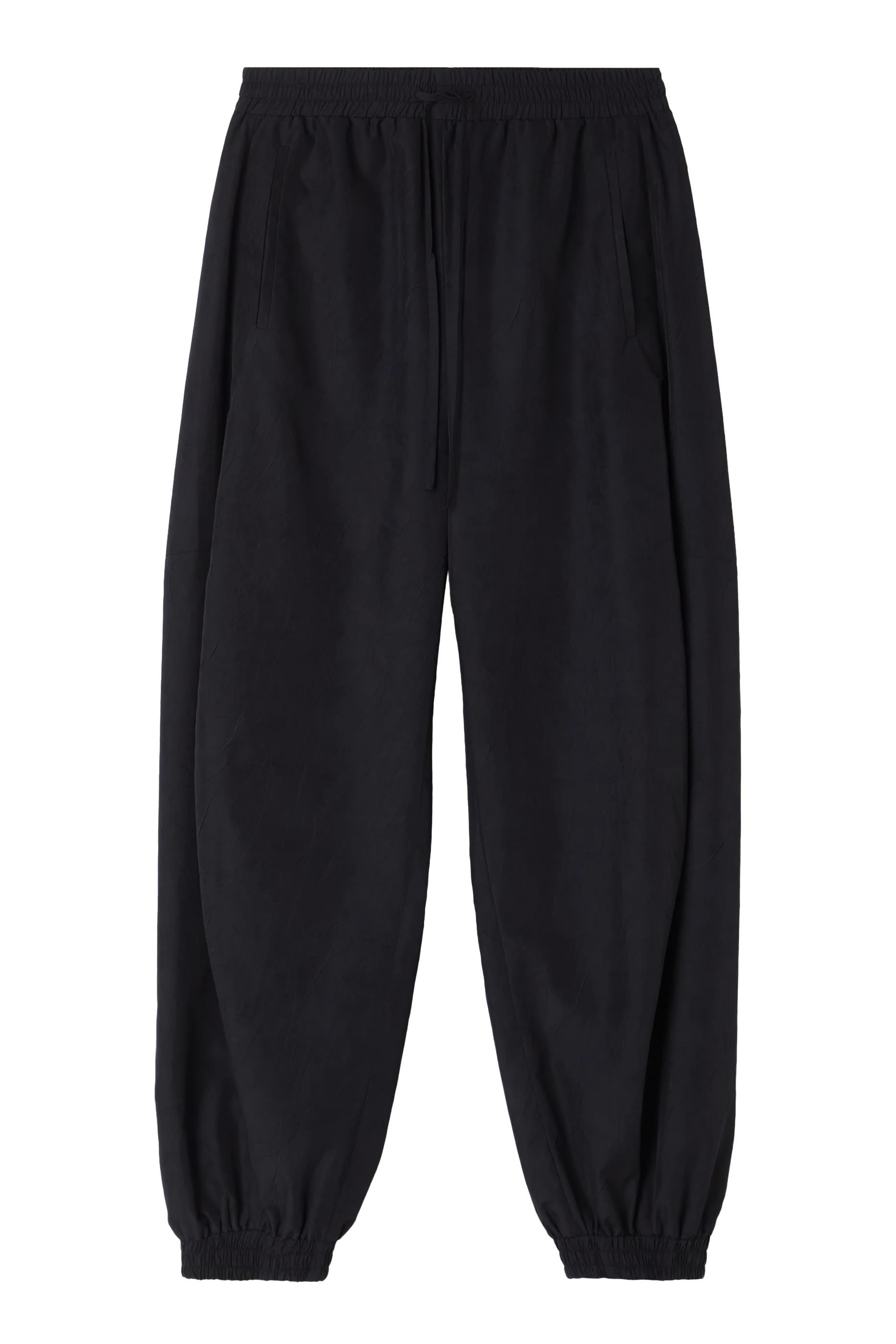 بنطال رياضي بقصة فضفاضة